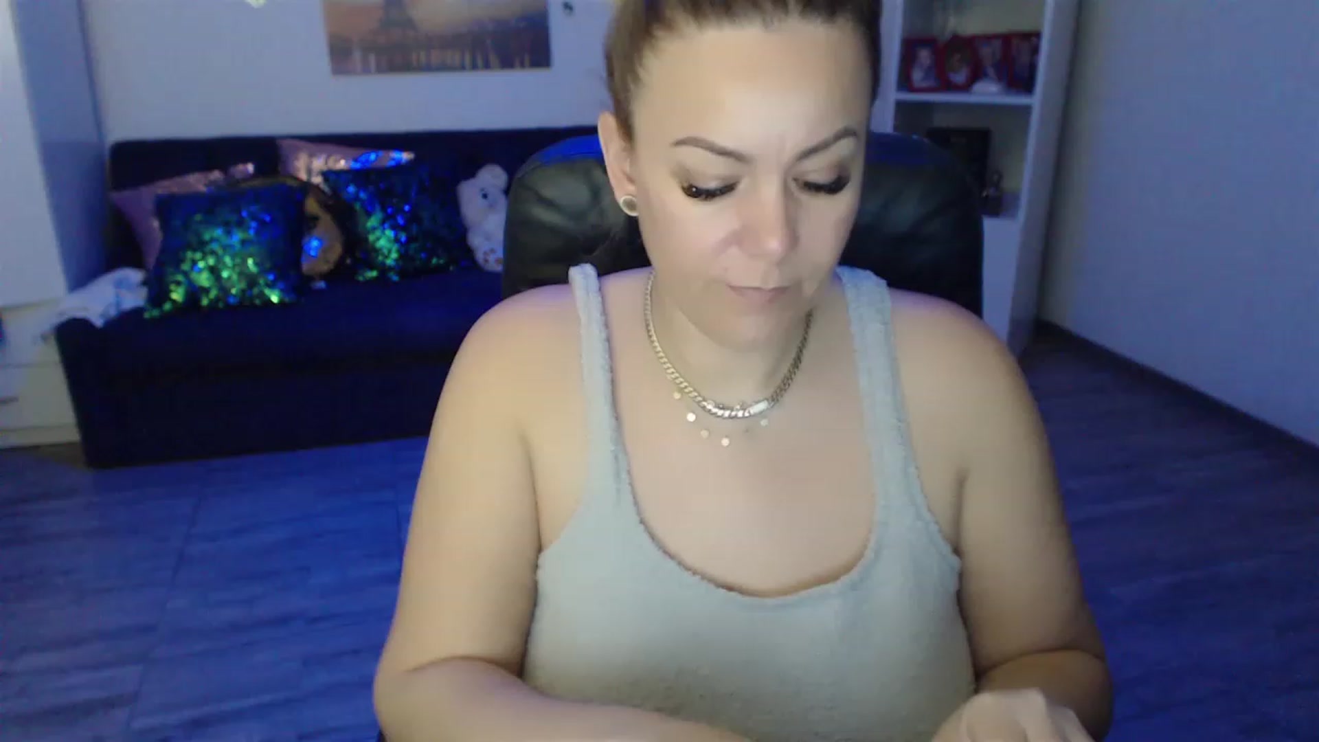 Gallery image thumbnail from A_baby_Boo's myfreecams stream on, 02/20/2023, 15:49 image 12 of 20