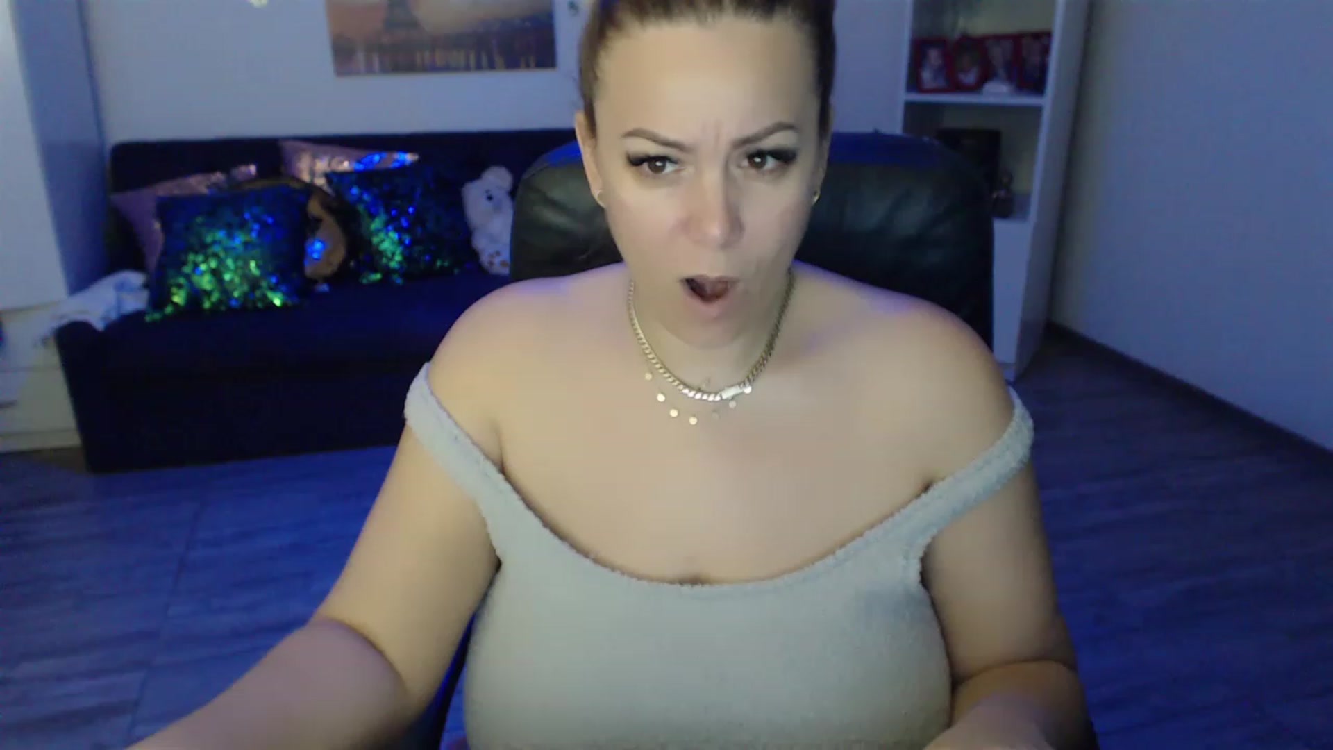 Gallery image thumbnail from A_baby_Boo's myfreecams stream on, 02/20/2023, 15:49 image 16 of 20
