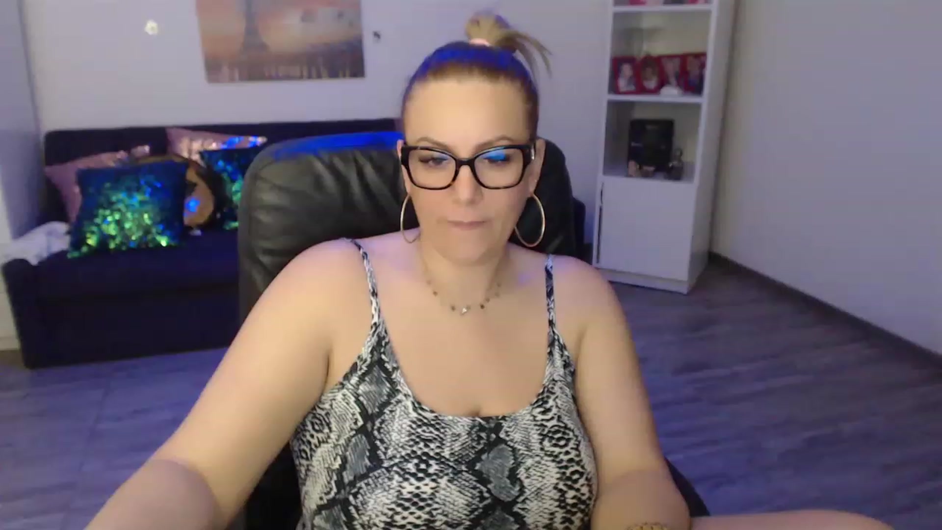 Gallery image thumbnail from A_baby_Boo's myfreecams stream on, 02/27/2023, 19:51 image 2 of 20