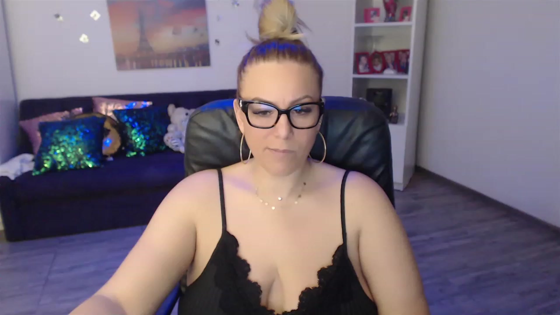 Gallery image thumbnail from A_baby_Boo's myfreecams stream on, 02/28/2023, 19:45 image 6 of 20