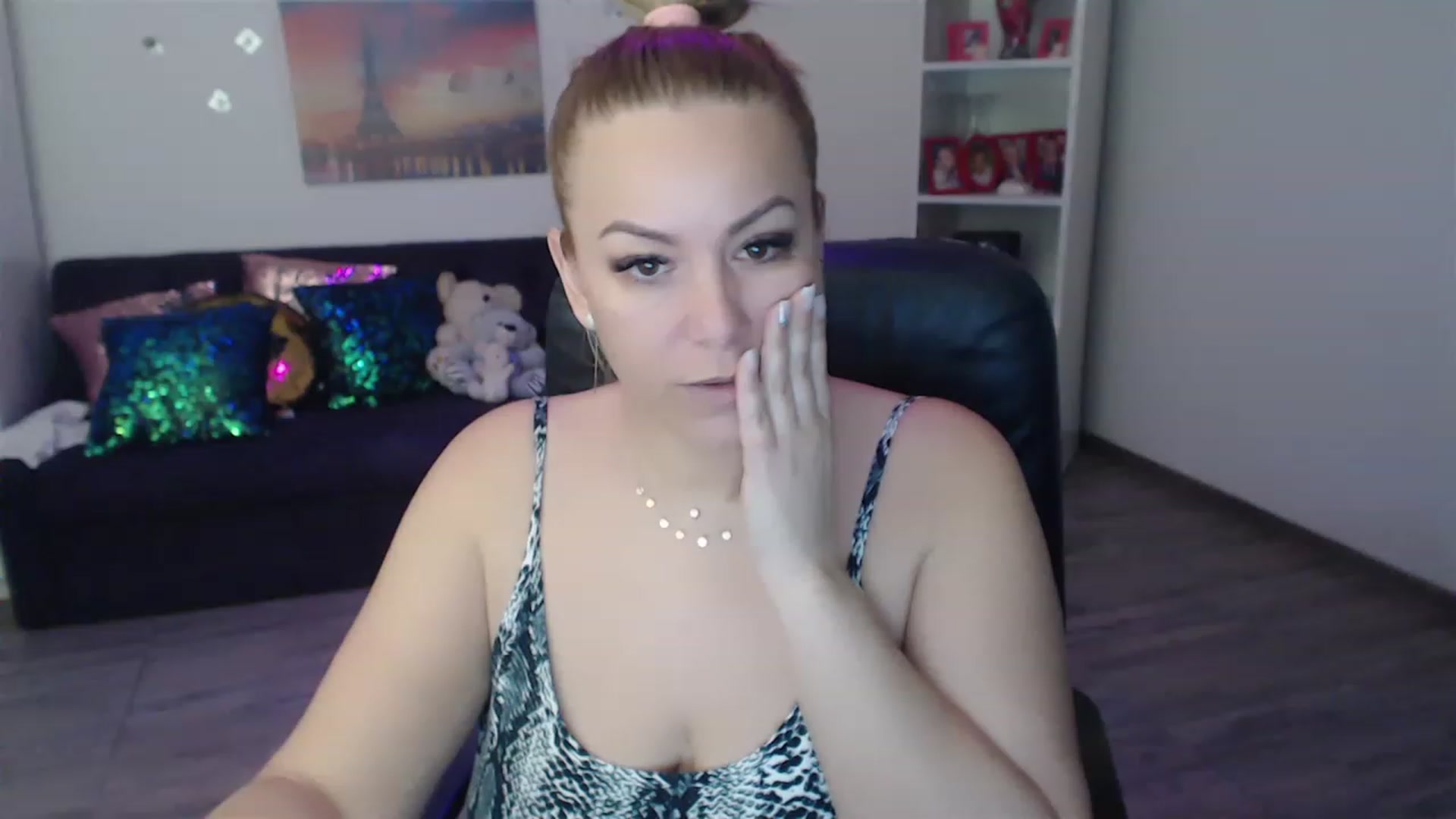 Gallery image thumbnail from A_baby_Boo's myfreecams stream on, 03/01/2023, 08:59 image 8 of 20