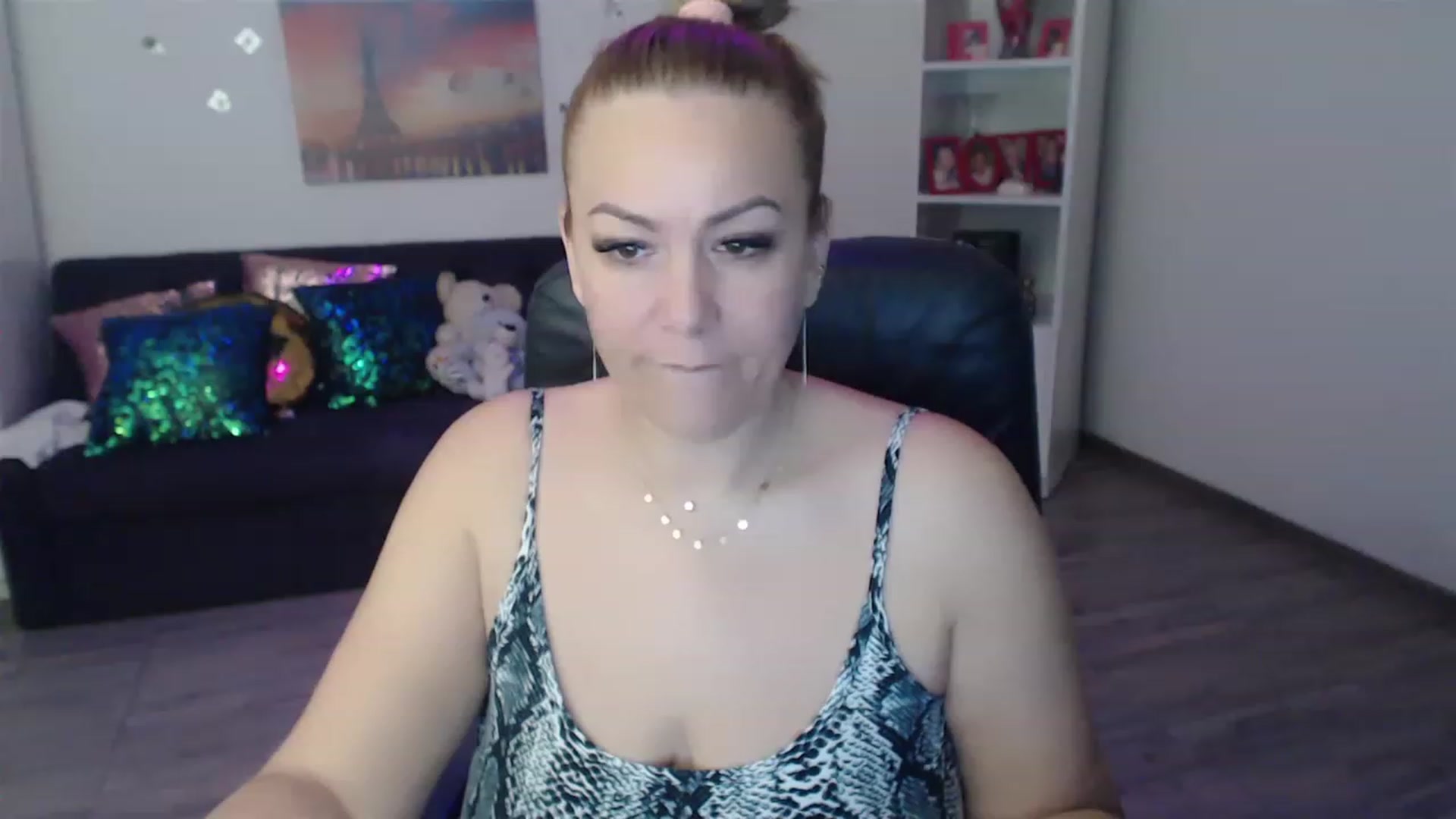 Gallery image thumbnail from A_baby_Boo's myfreecams stream on, 03/01/2023, 08:59 image 12 of 20