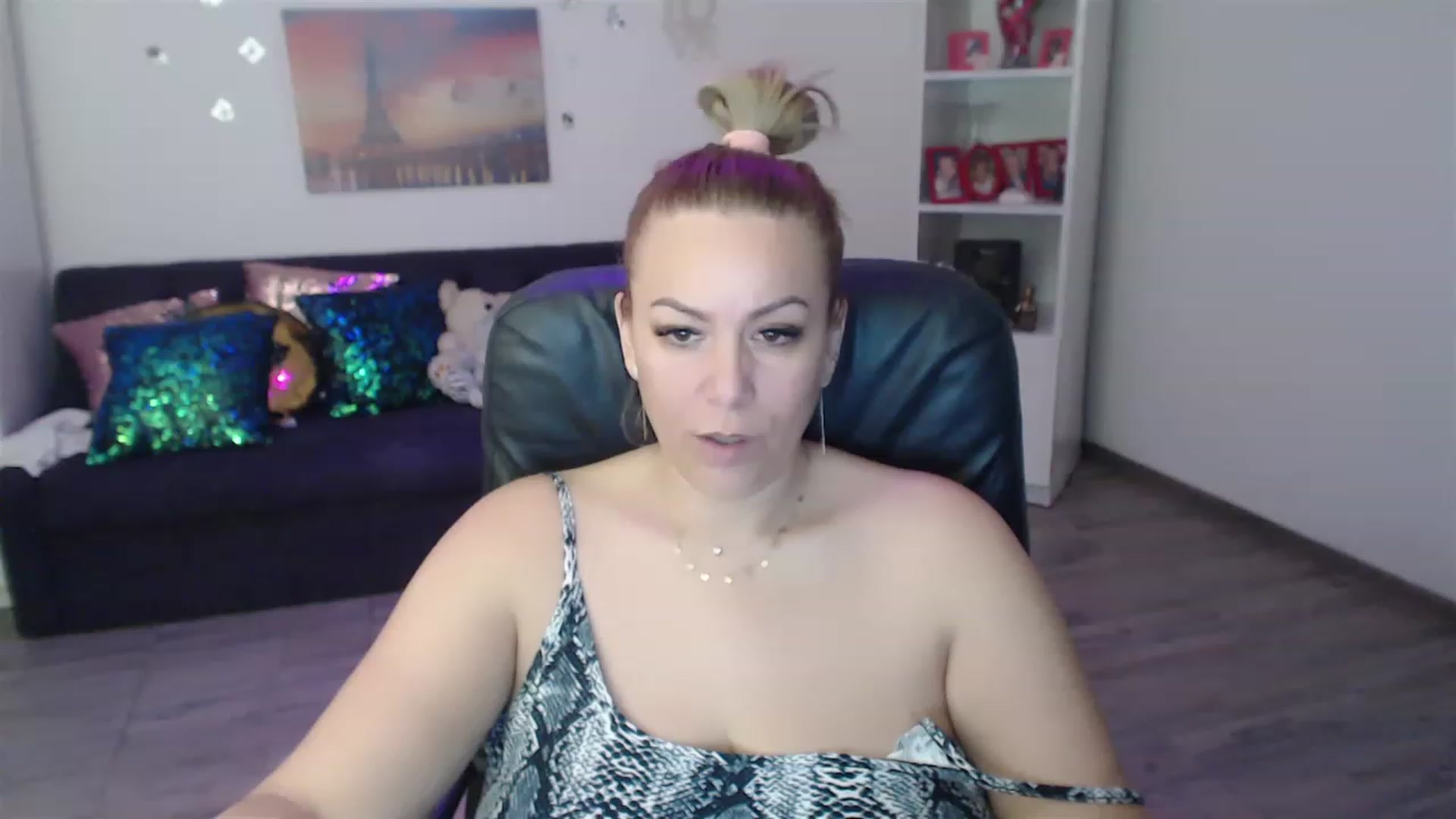 Gallery image thumbnail from A_baby_Boo's myfreecams stream on, 03/01/2023, 09:52 image 1 of 20