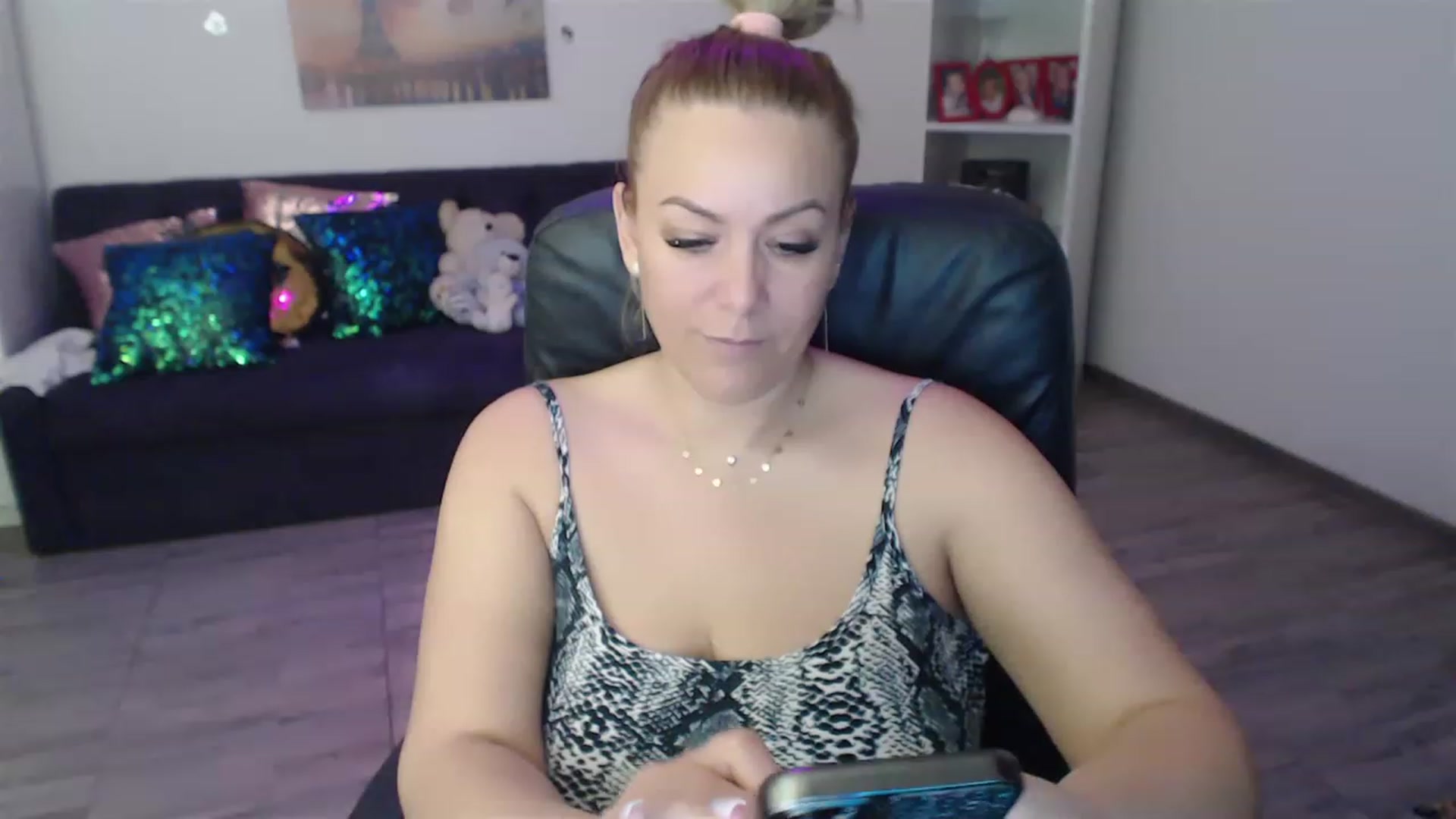 Gallery image thumbnail from A_baby_Boo's myfreecams stream on, 03/01/2023, 09:52 image 13 of 20