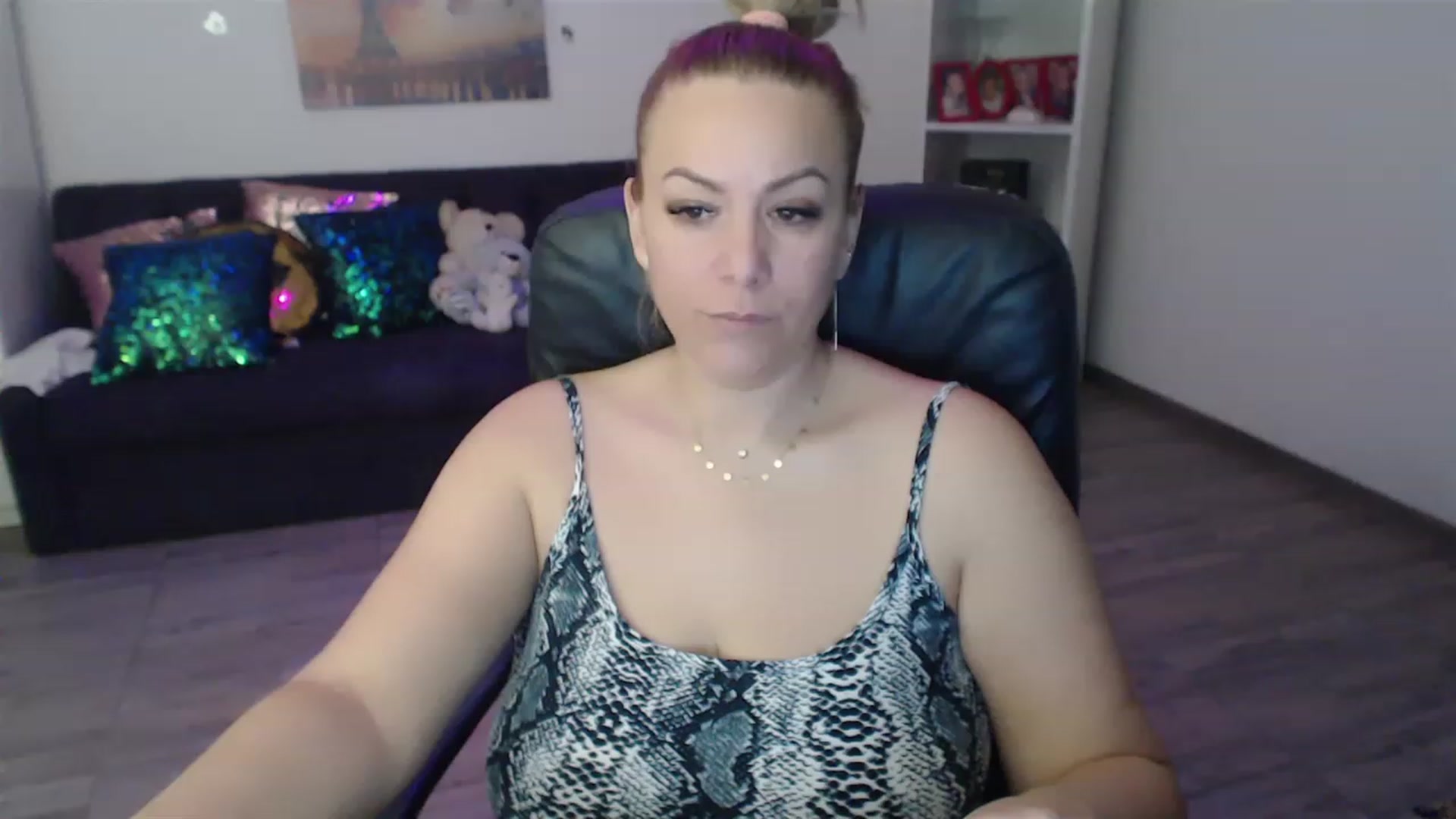 Gallery image thumbnail from A_baby_Boo's myfreecams stream on, 03/01/2023, 09:52 image 14 of 20