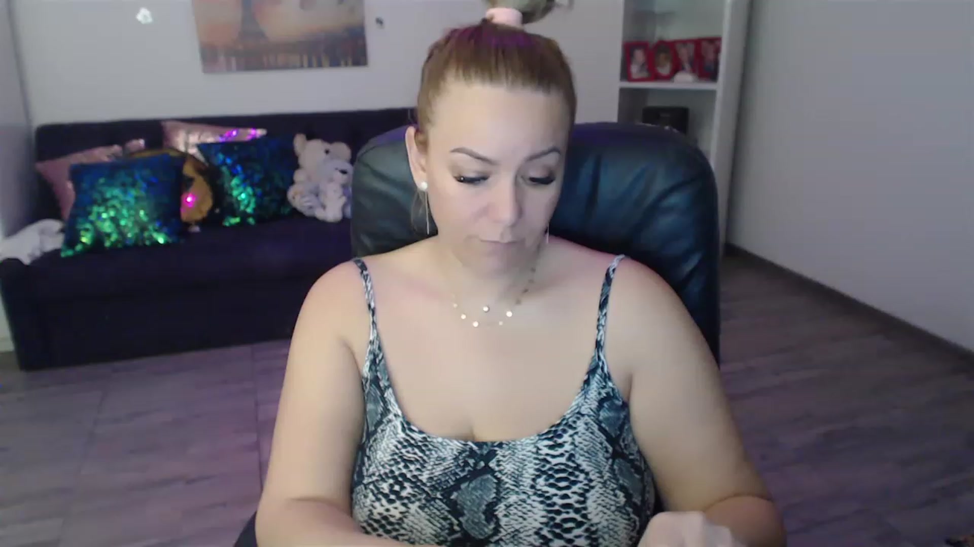 Gallery image thumbnail from A_baby_Boo's myfreecams stream on, 03/01/2023, 09:52 image 11 of 20