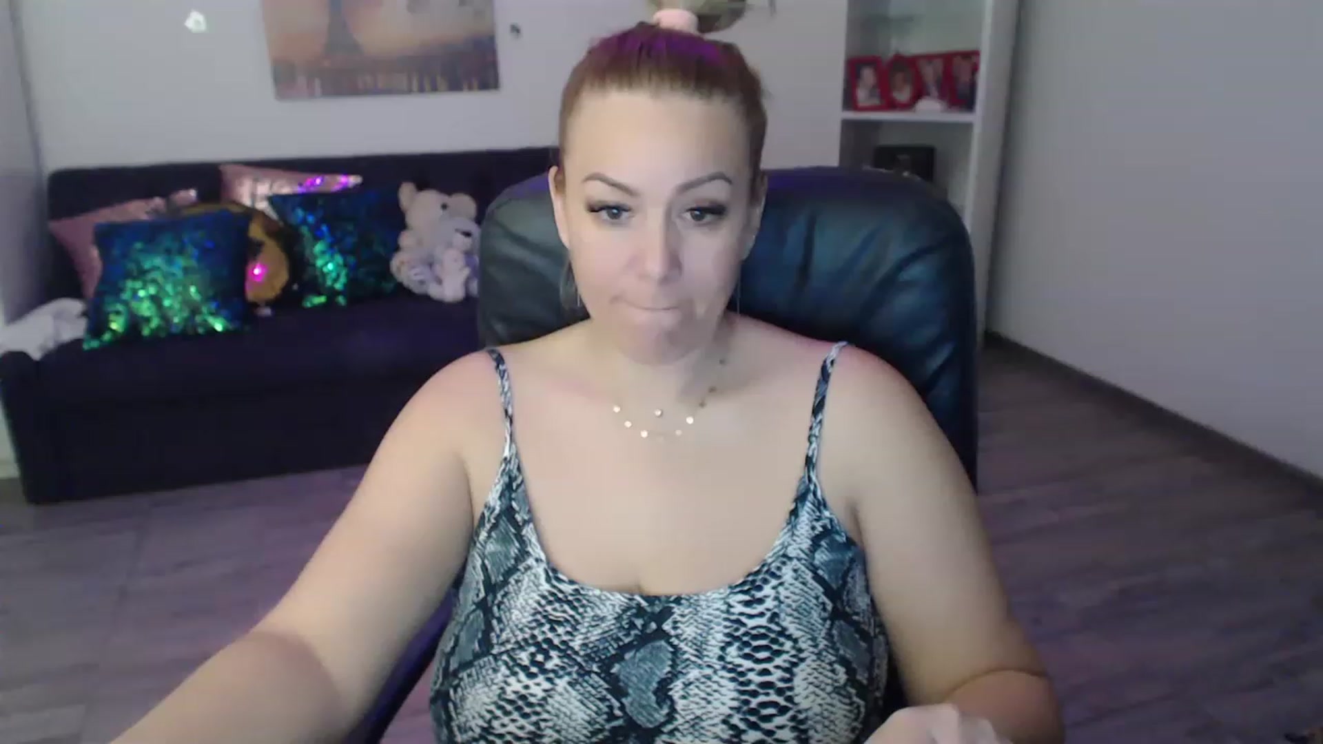 Gallery image thumbnail from A_baby_Boo's myfreecams stream on, 03/01/2023, 09:52 image 10 of 20