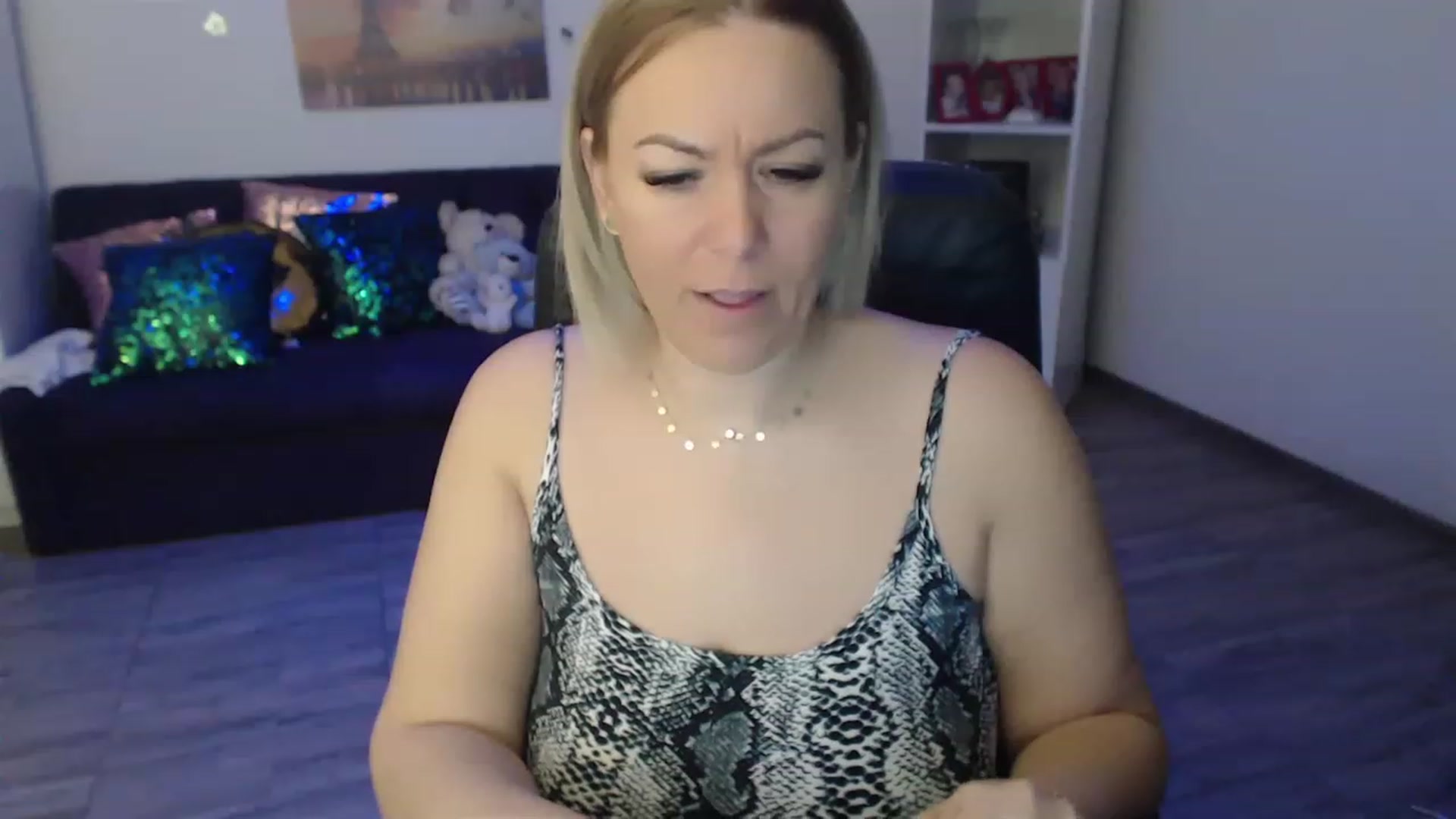 Gallery image thumbnail from A_baby_Boo's myfreecams stream on, 03/04/2023, 07:58 image 13 of 20