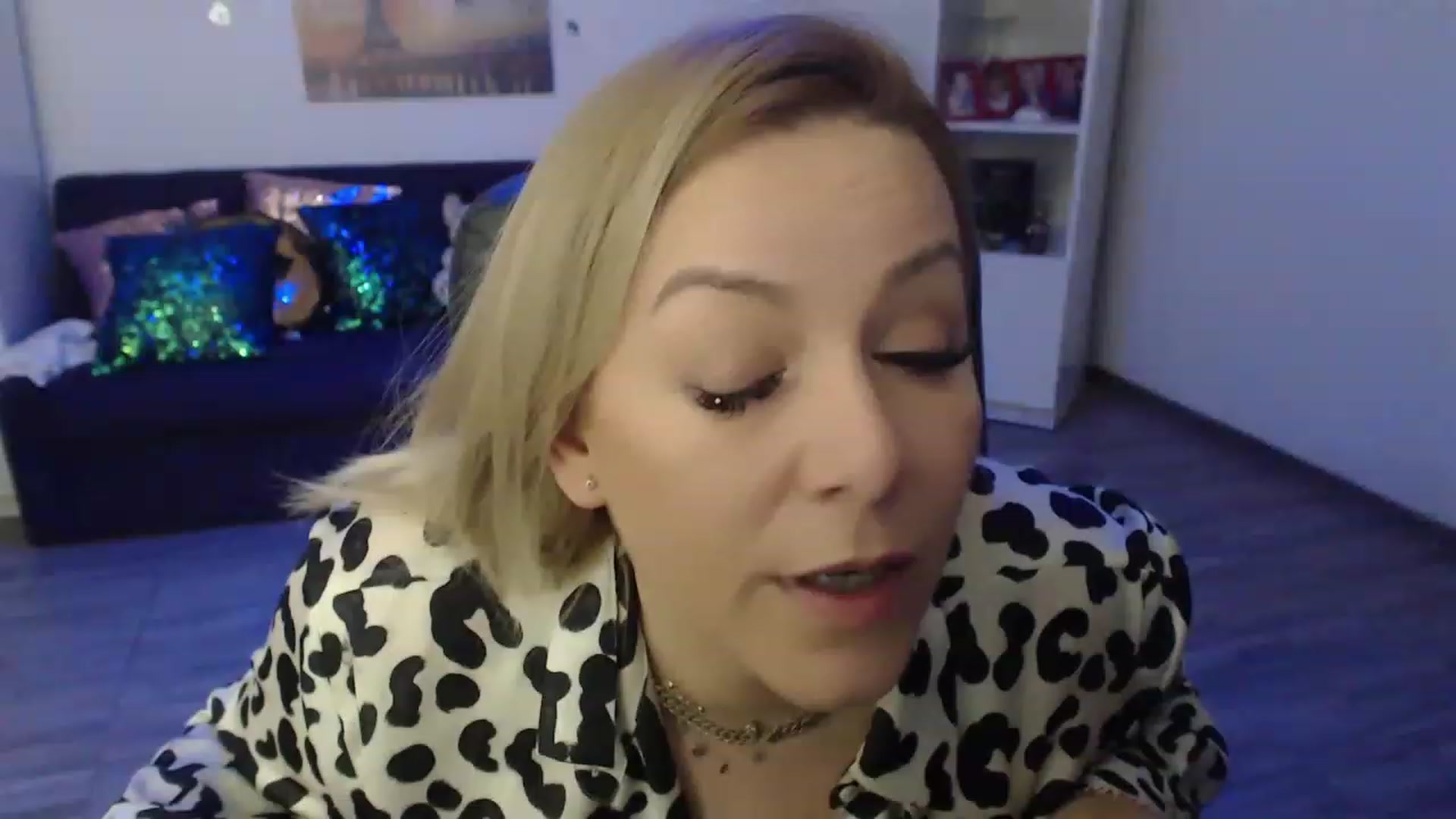 Gallery image thumbnail from A_baby_Boo's myfreecams stream on, 03/04/2023, 20:08 image 13 of 20