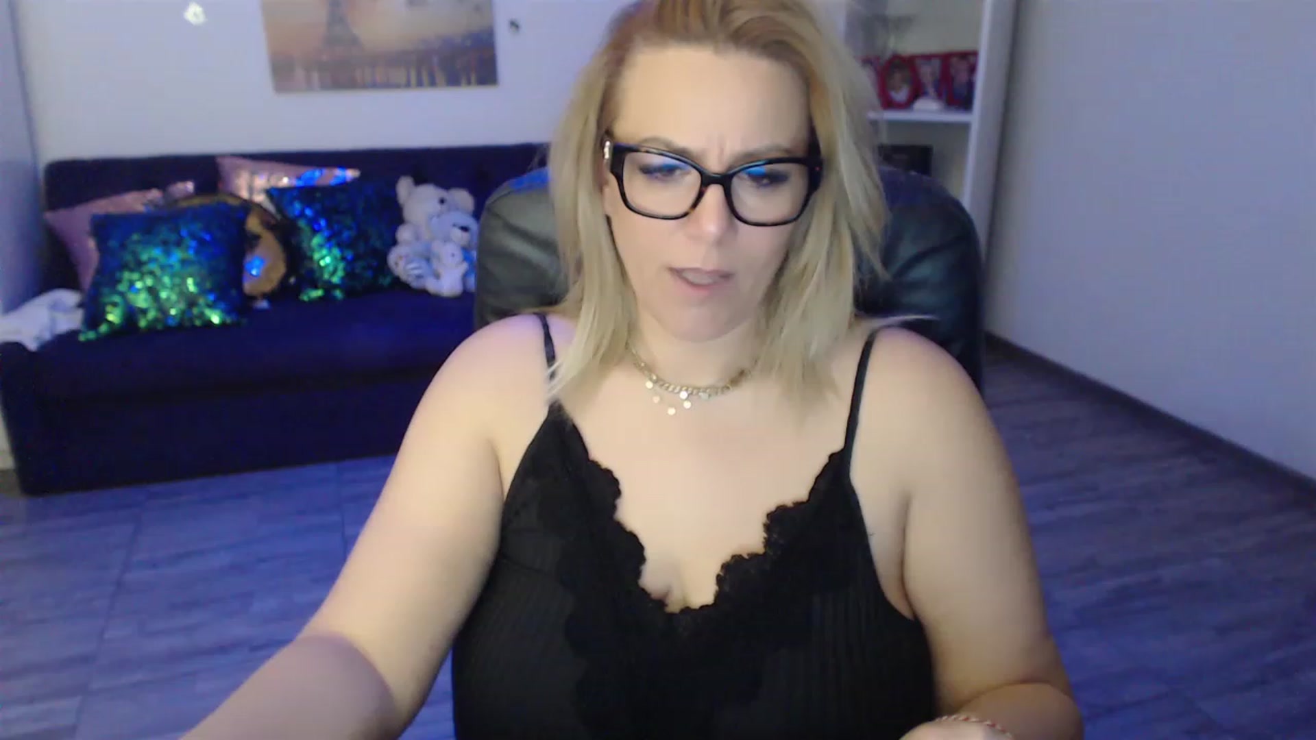Gallery image thumbnail from A_baby_Boo's myfreecams stream on, 03/04/2023, 21:49 image 3 of 20