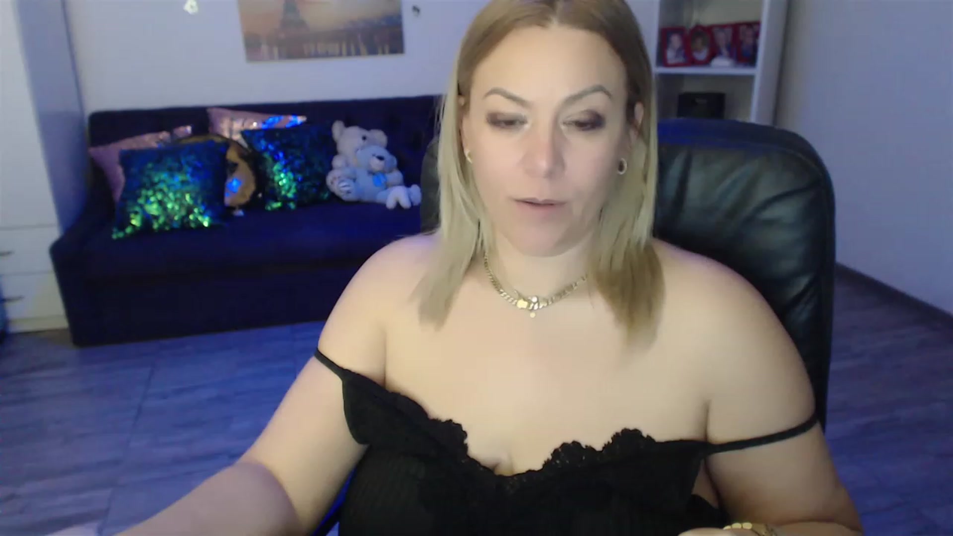 Gallery image thumbnail from A_baby_Boo's myfreecams stream on, 03/05/2023, 17:45 image 19 of 20