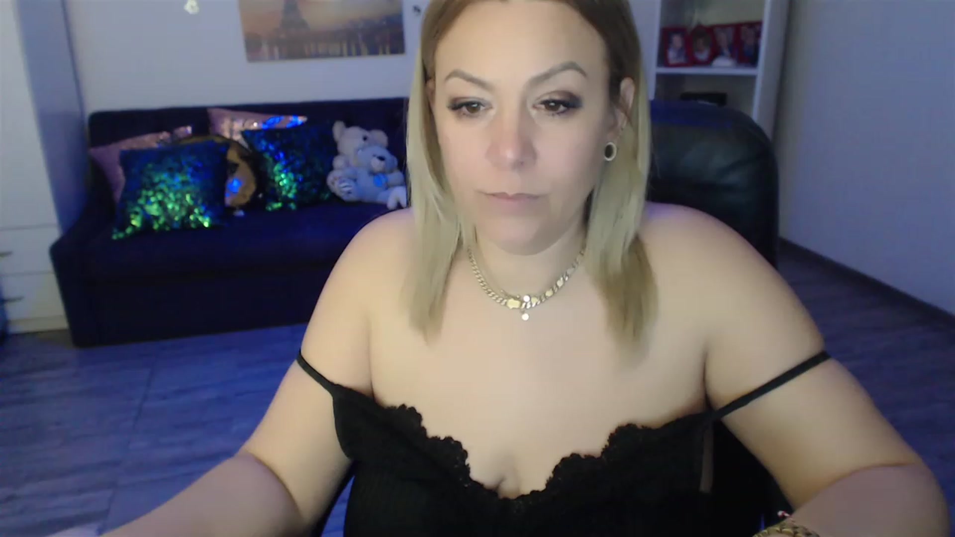 Gallery image thumbnail from A_baby_Boo's myfreecams stream on, 03/05/2023, 17:45 image 15 of 20