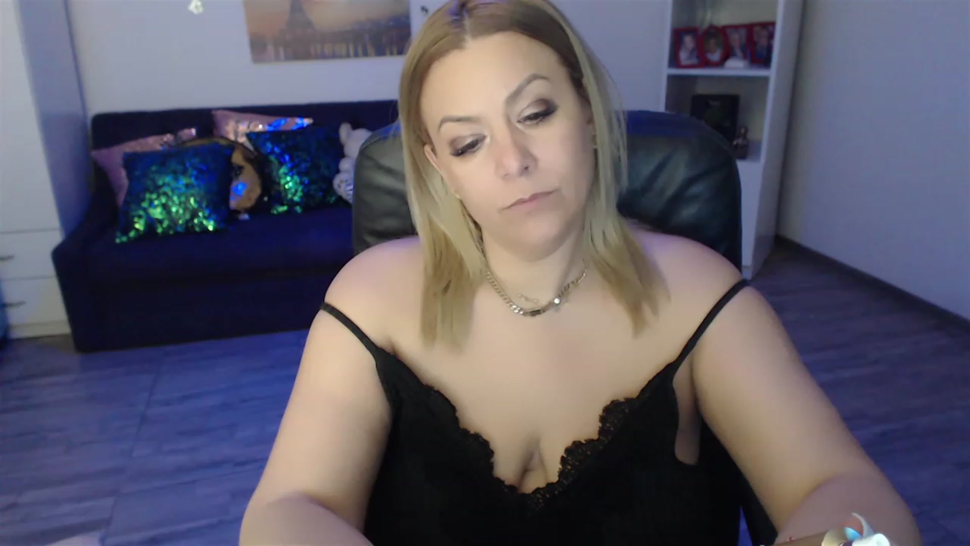 Gallery image thumbnail from A_baby_Boo's myfreecams stream on, 03/05/2023, 17:45 image 1 of 20