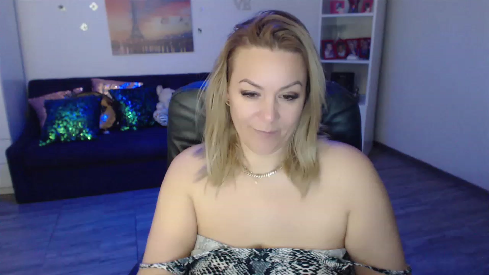 Gallery image thumbnail from A_baby_Boo's myfreecams stream on, 03/06/2023, 06:15 image 9 of 20