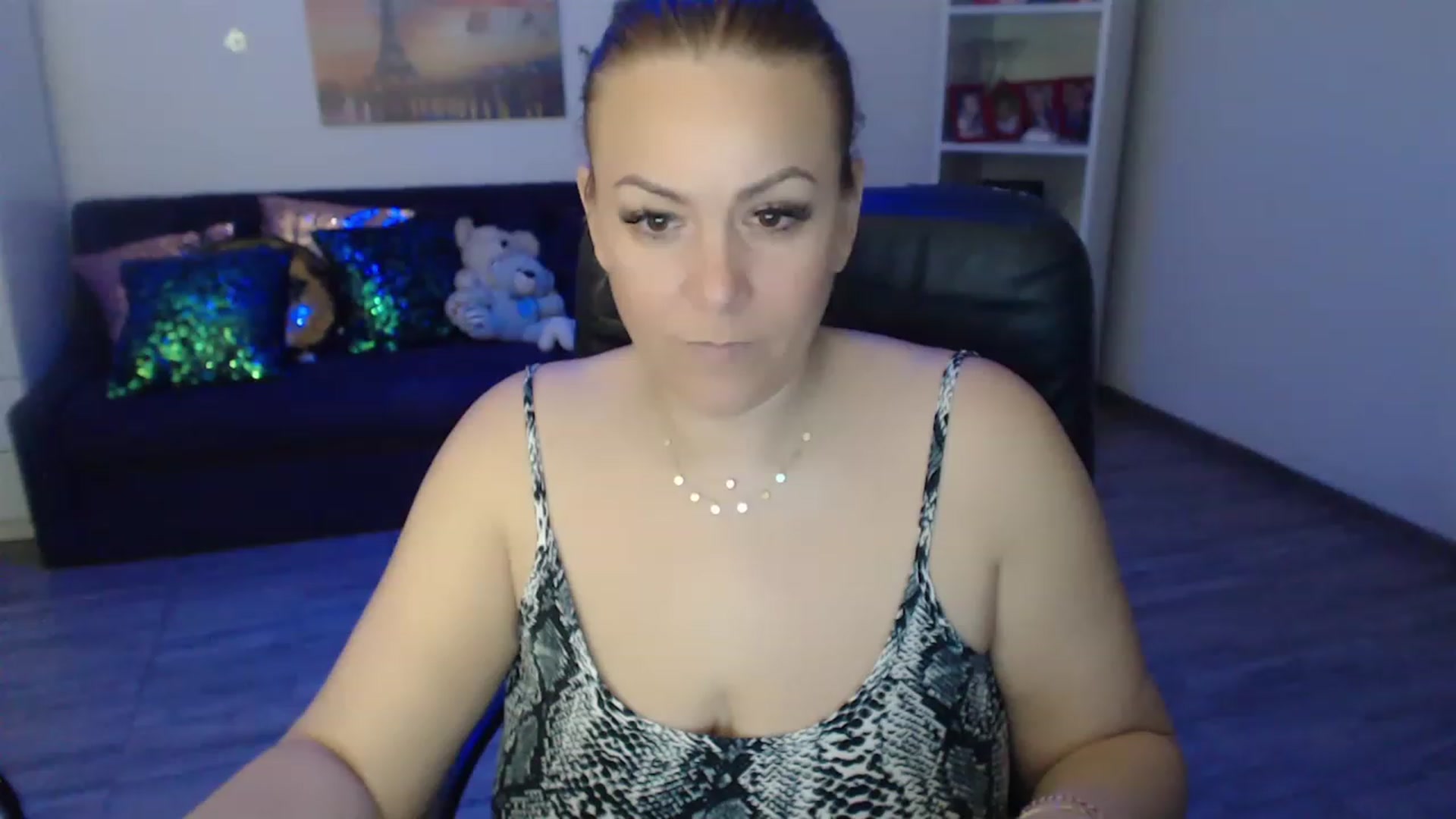 Gallery image thumbnail from A_baby_Boo's myfreecams stream on, 03/07/2023, 21:10 image 14 of 20