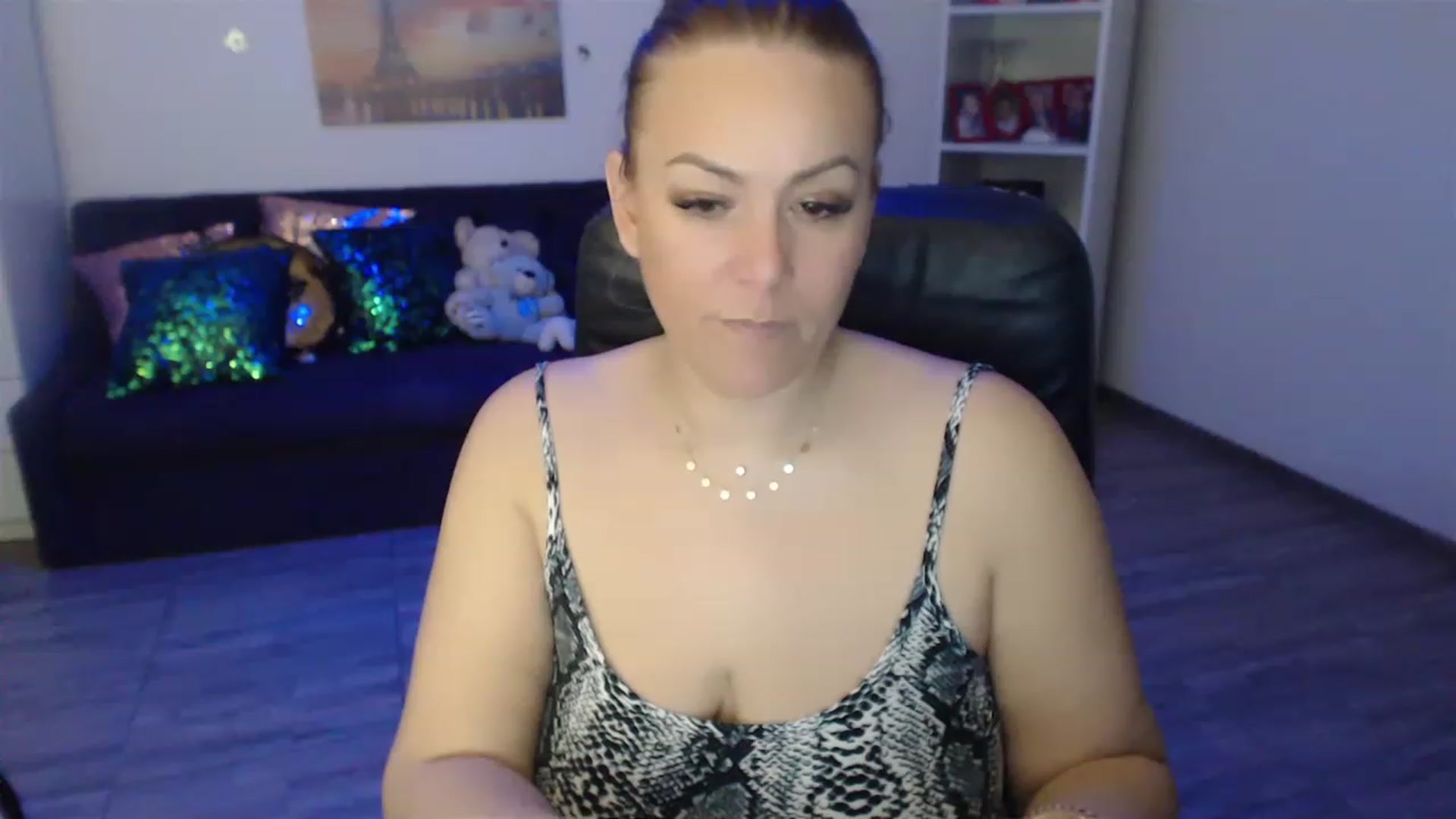 Gallery image thumbnail from A_baby_Boo's myfreecams stream on, 03/07/2023, 21:10 image 13 of 20