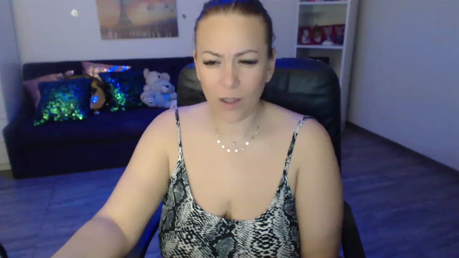 Gallery image thumbnail from A_baby_Boo's myfreecams stream on, 03/07/2023, 21:10 image 10 of 20