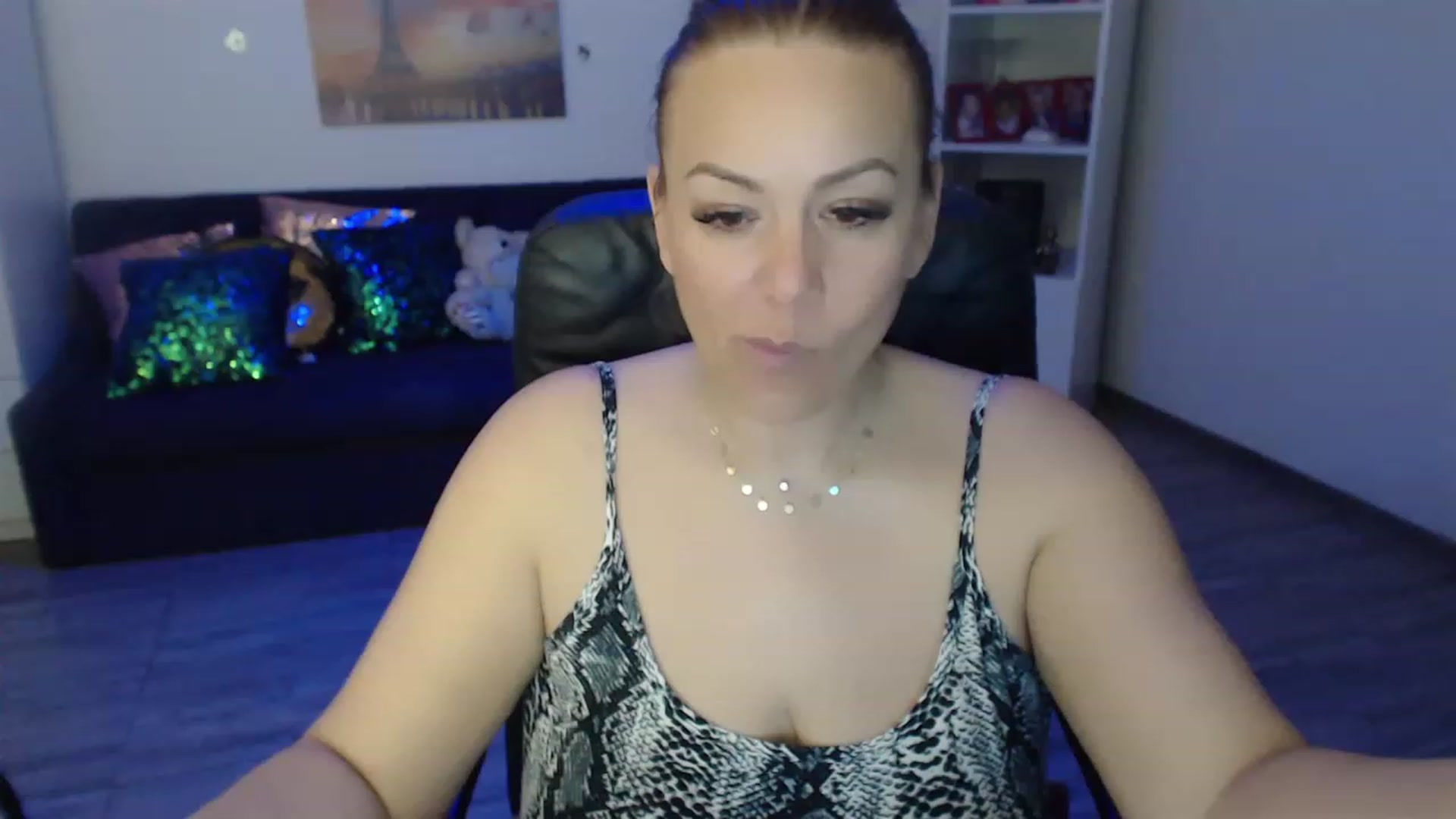 Gallery image thumbnail from A_baby_Boo's myfreecams stream on, 03/07/2023, 21:10 image 7 of 20