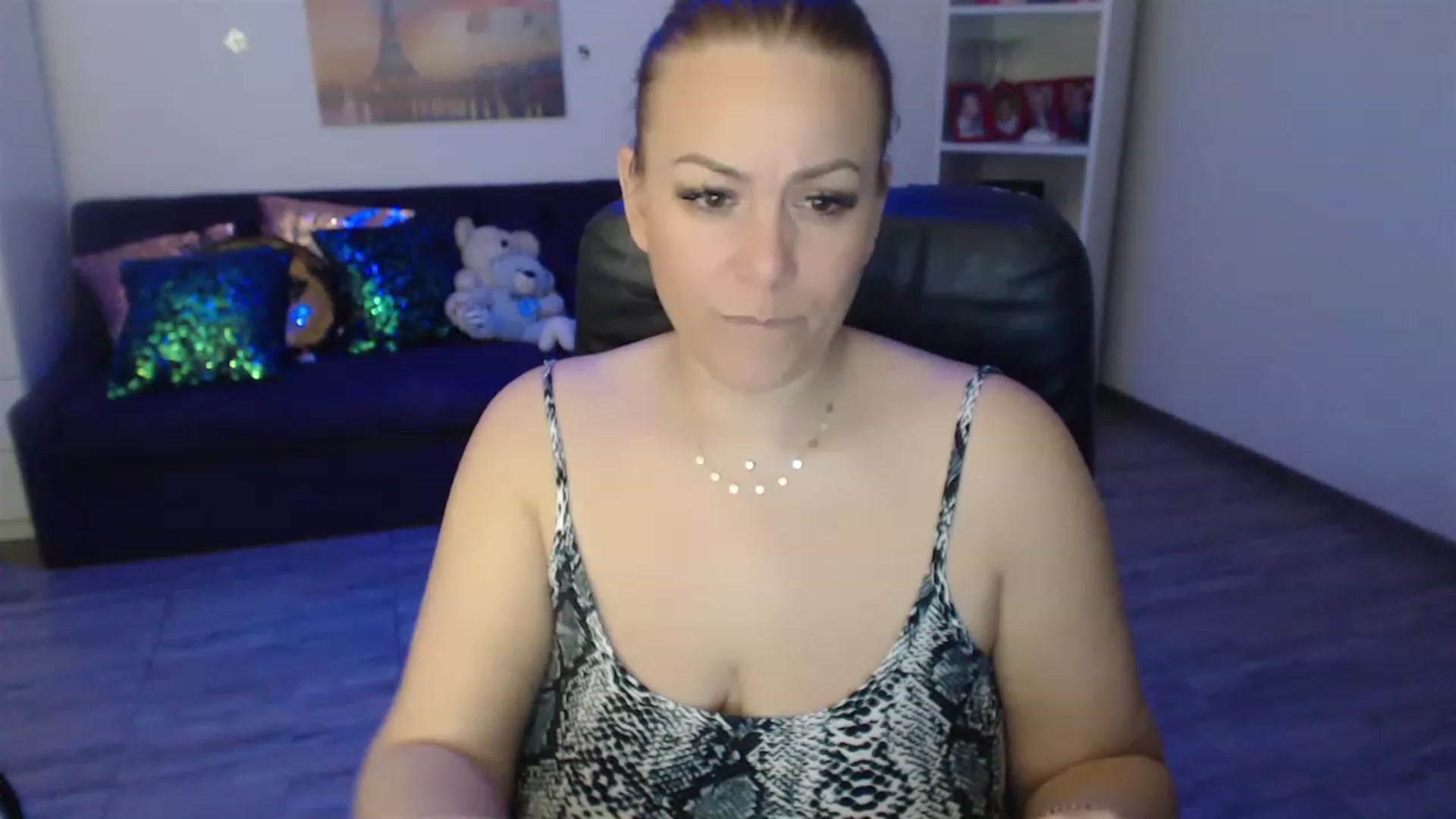Gallery image thumbnail from A_baby_Boo's myfreecams stream on, 03/07/2023, 21:10 image 12 of 20