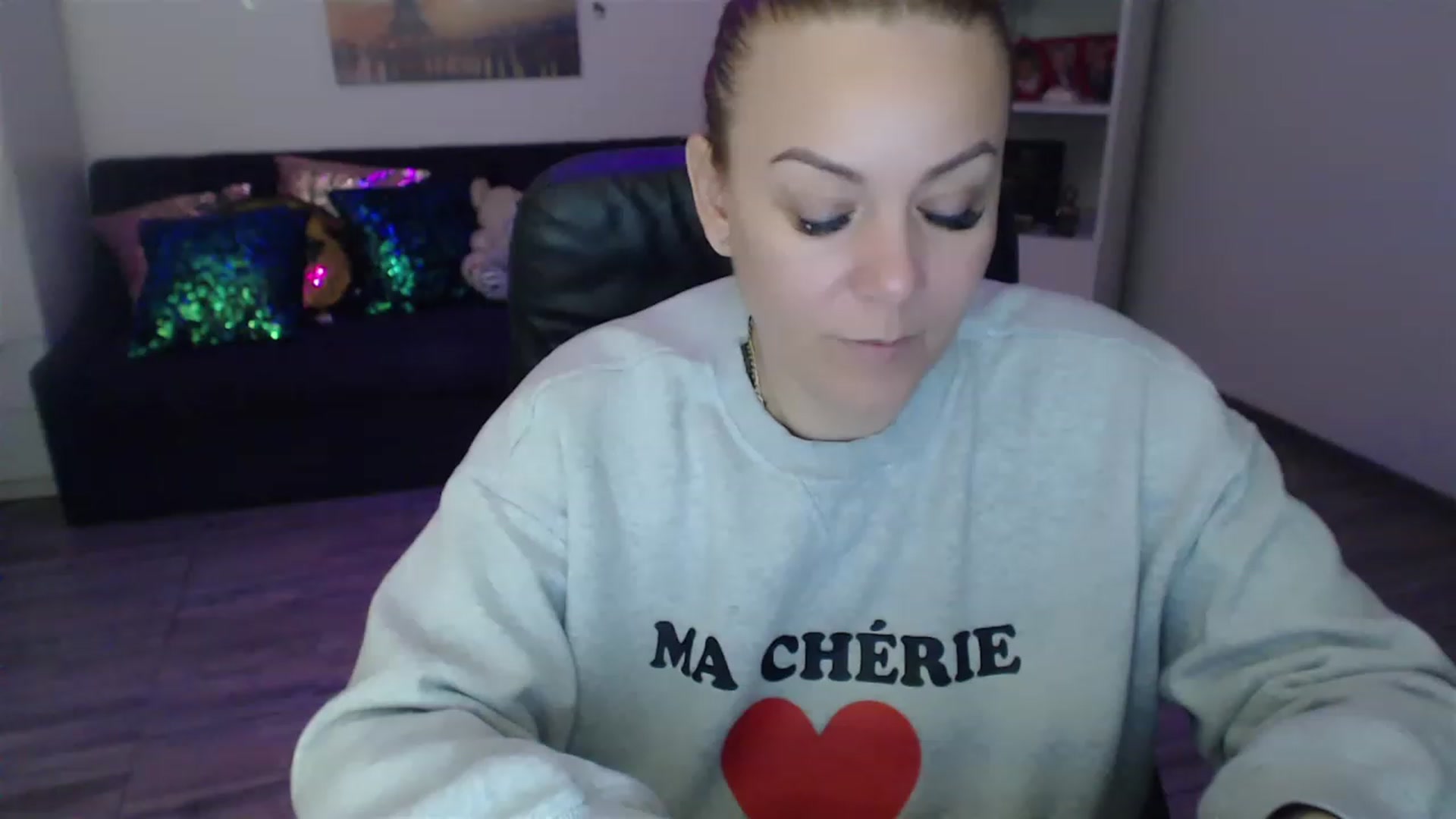 Gallery image thumbnail from A_baby_Boo's myfreecams stream on, 03/10/2023, 19:13 image 16 of 20