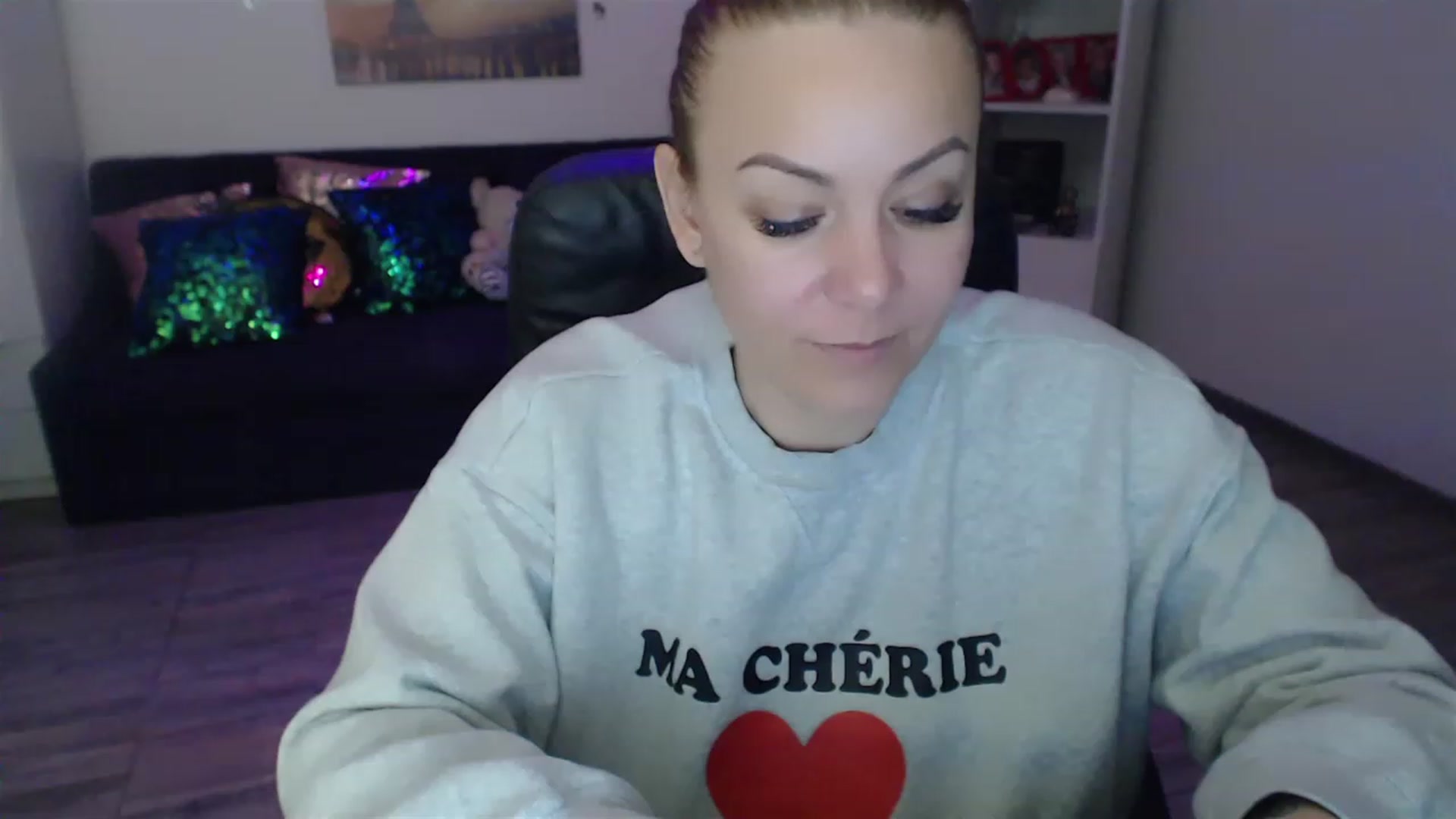 Gallery image thumbnail from A_baby_Boo's myfreecams stream on, 03/10/2023, 19:13 image 14 of 20