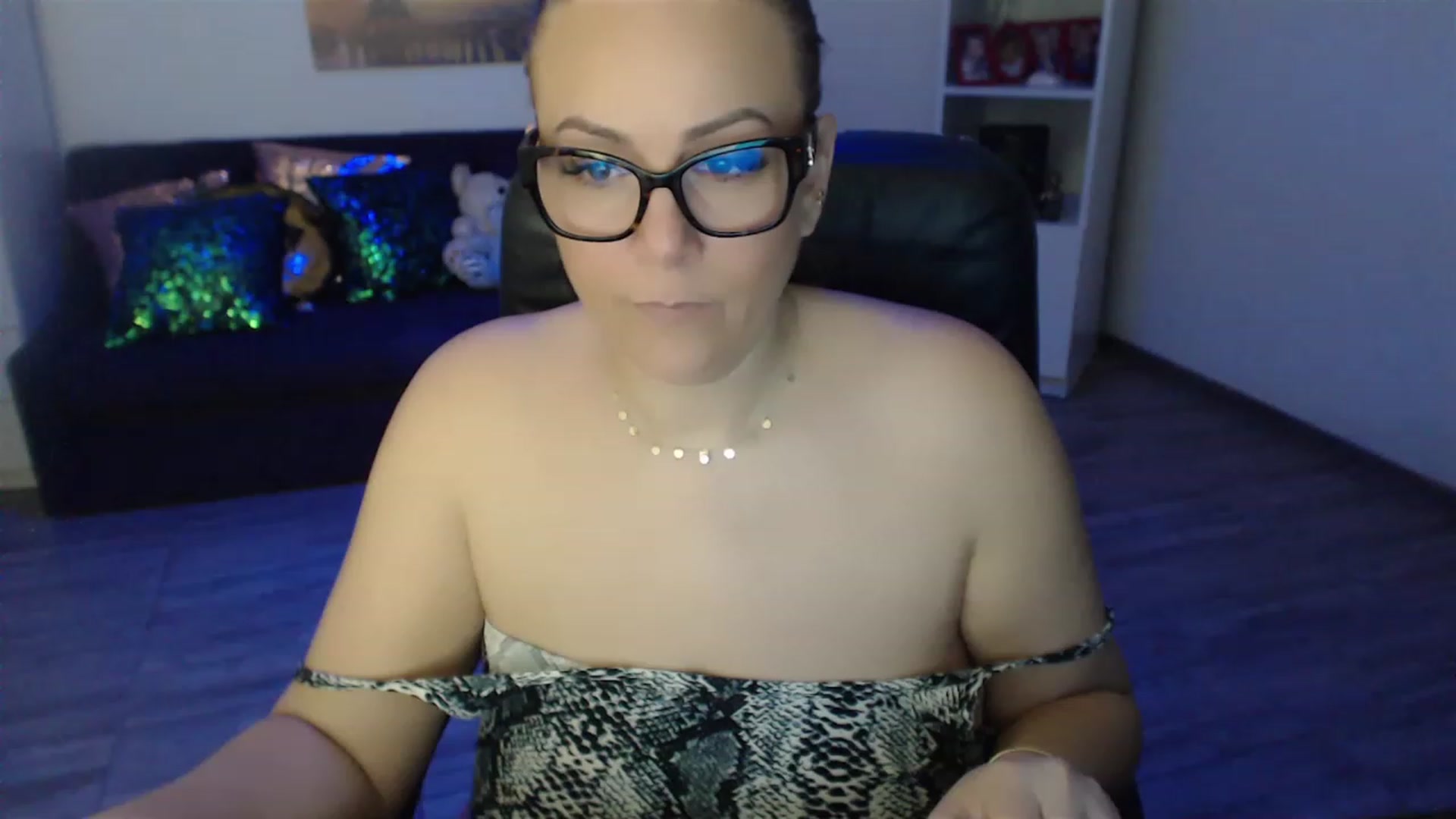 Gallery image thumbnail from A_baby_Boo's myfreecams stream on, 03/16/2023, 14:20 image 5 of 20