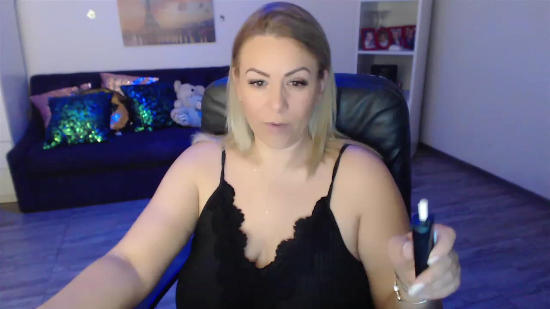 Gallery image thumbnail from A_baby_Boo's myfreecams stream on, 03/16/2023, 19:43 image 2 of 20