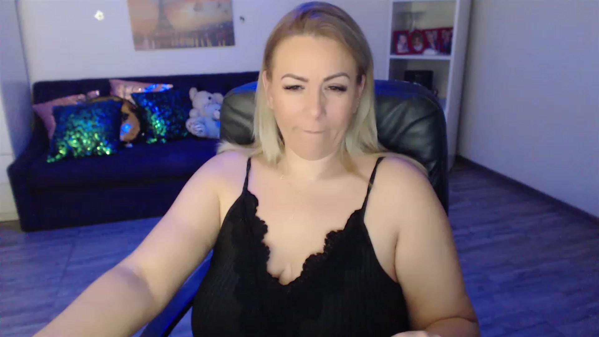 Gallery image thumbnail from A_baby_Boo's myfreecams stream on, 03/16/2023, 19:43 image 1 of 20