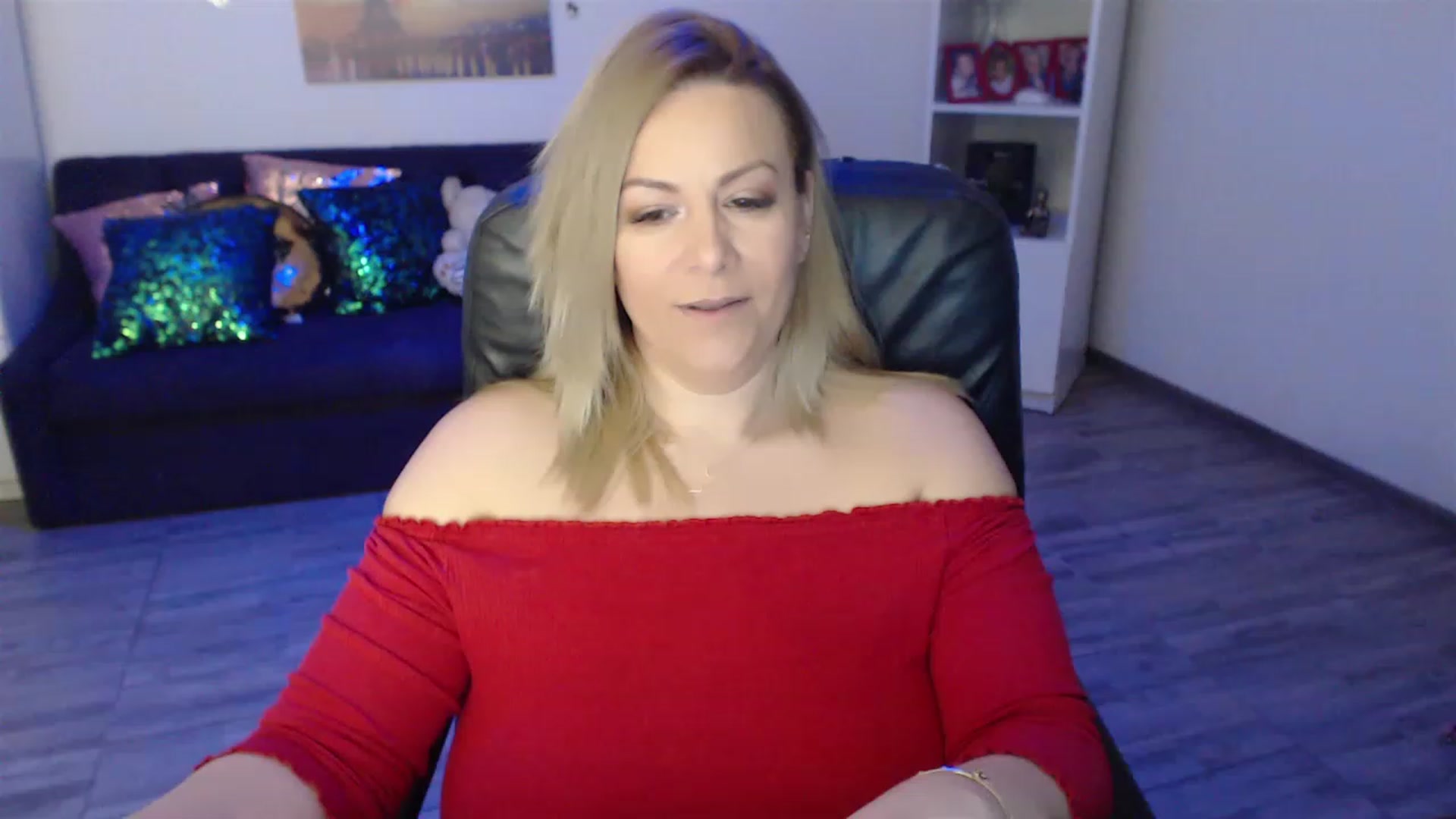 Gallery image thumbnail from A_baby_Boo's myfreecams stream on, 03/18/2023, 15:38 image 19 of 20