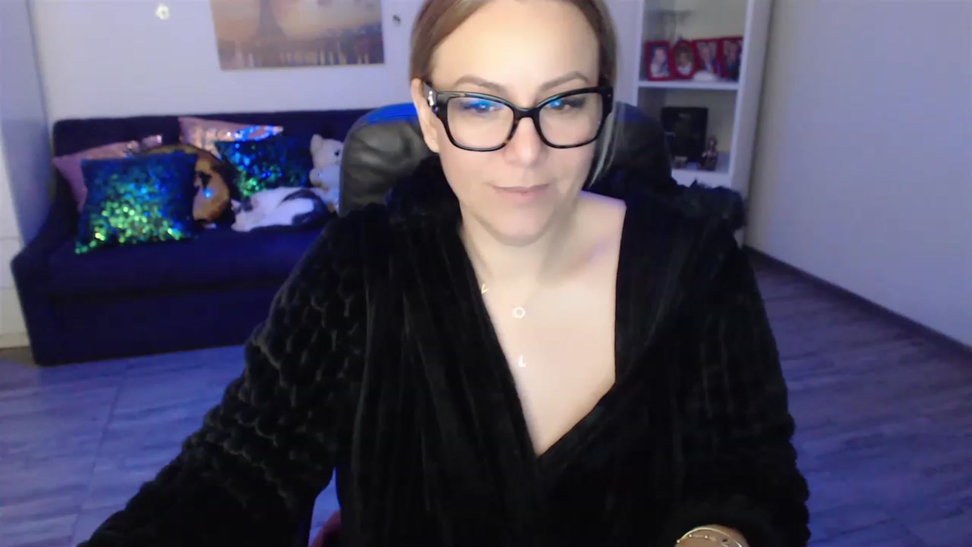 Gallery image thumbnail from A_baby_Boo's myfreecams stream on, 03/20/2023, 06:51 image 9 of 20