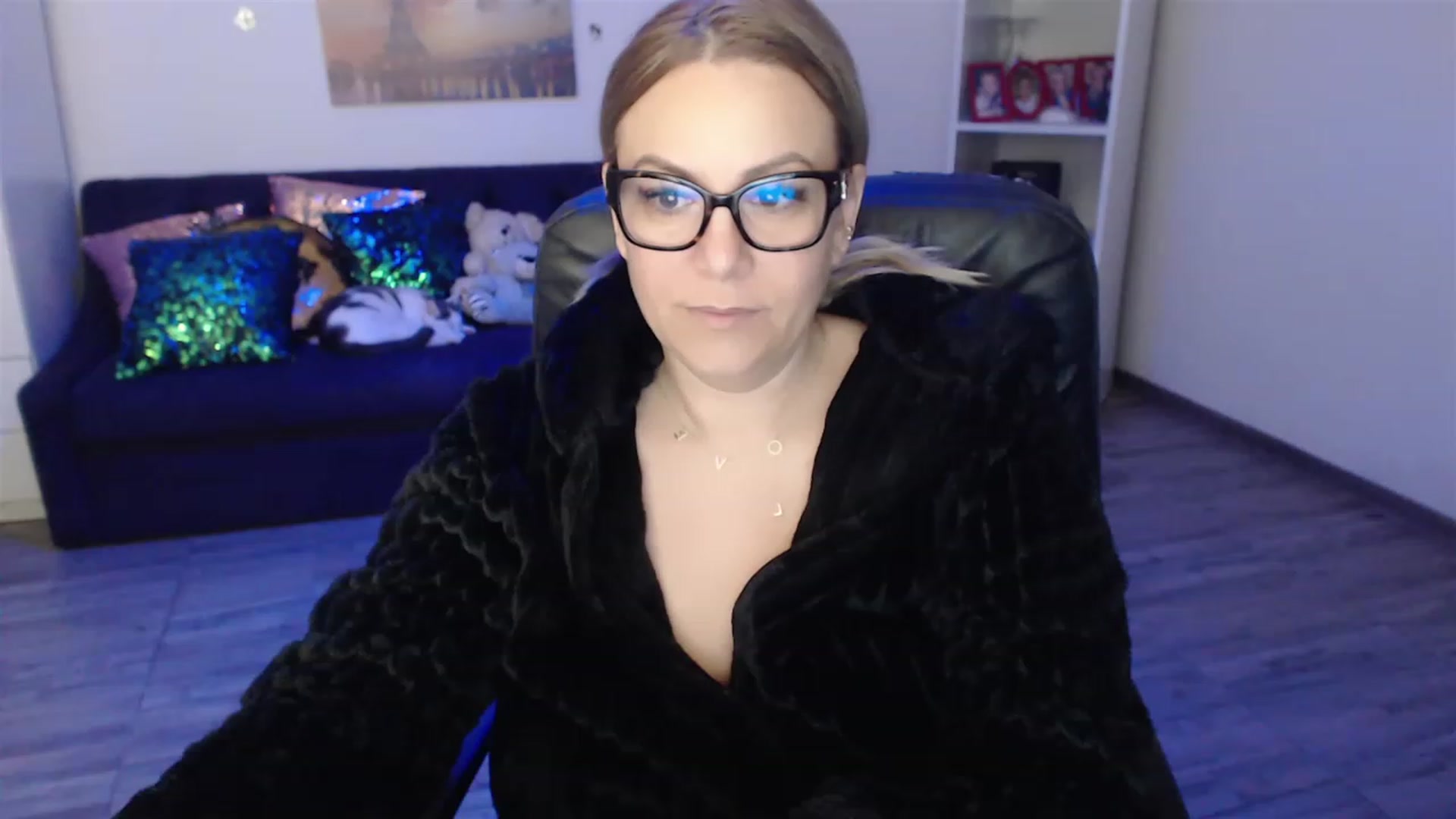 Gallery image thumbnail from A_baby_Boo's myfreecams stream on, 03/20/2023, 06:51 image 3 of 20