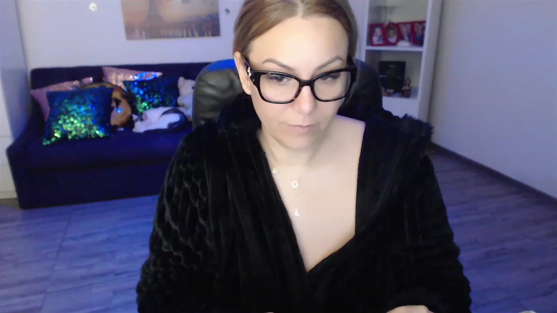 Gallery image thumbnail from A_baby_Boo's myfreecams stream on, 03/20/2023, 06:51 image 10 of 20