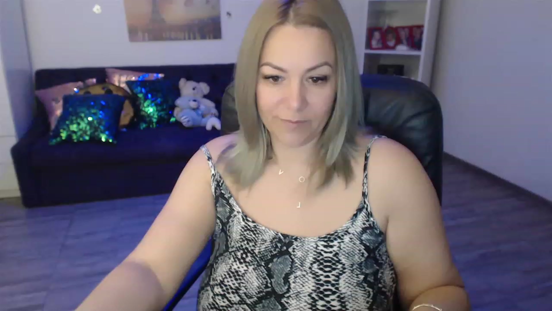 Gallery image thumbnail from A_baby_Boo's myfreecams stream on, 03/22/2023, 06:55 image 13 of 20