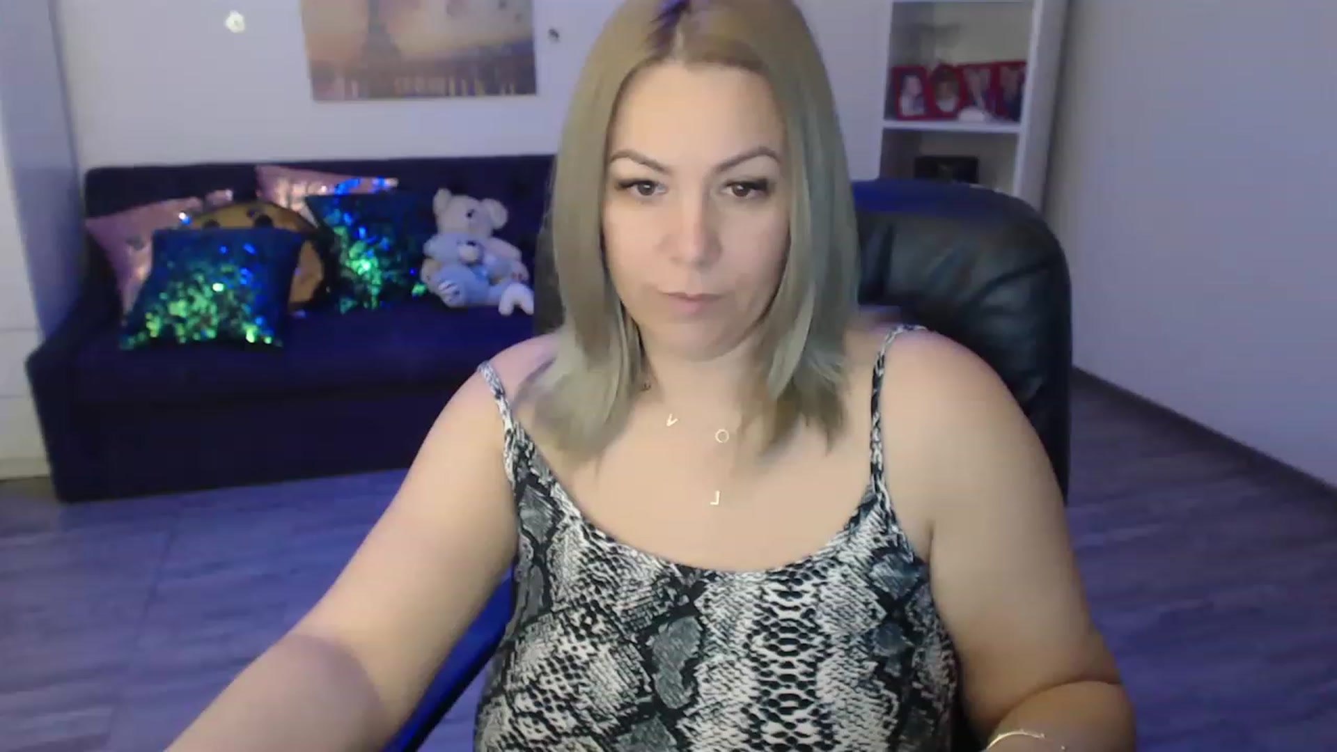 Gallery image thumbnail from A_baby_Boo's myfreecams stream on, 03/22/2023, 06:55 image 14 of 20
