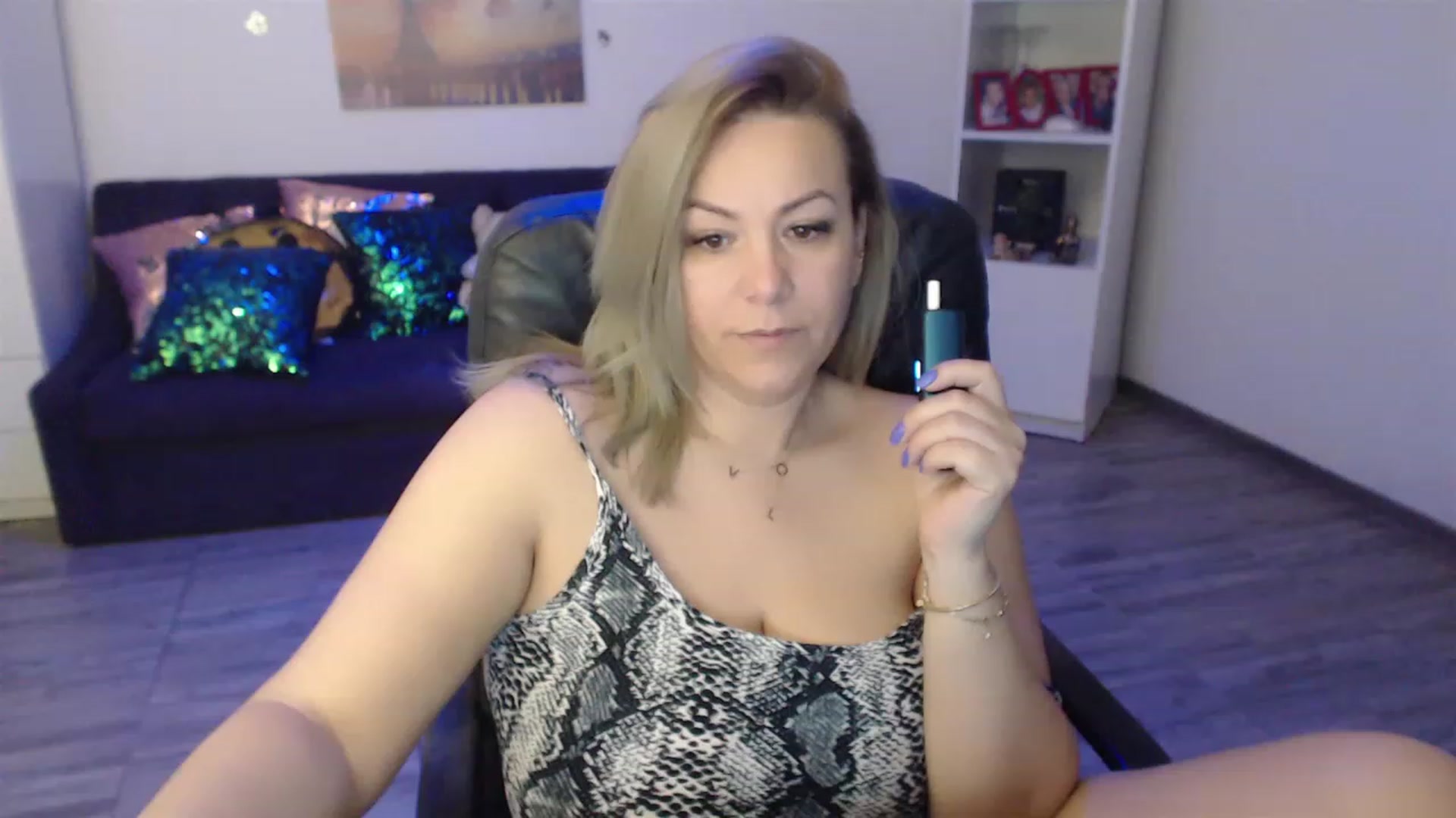 Gallery image thumbnail from A_baby_Boo's myfreecams stream on, 03/22/2023, 06:55 image 2 of 20