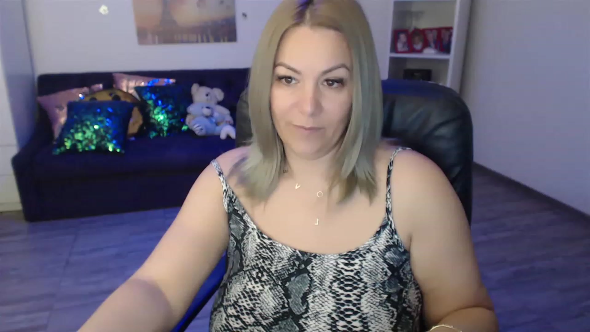Gallery image thumbnail from A_baby_Boo's myfreecams stream on, 03/22/2023, 06:55 image 16 of 20