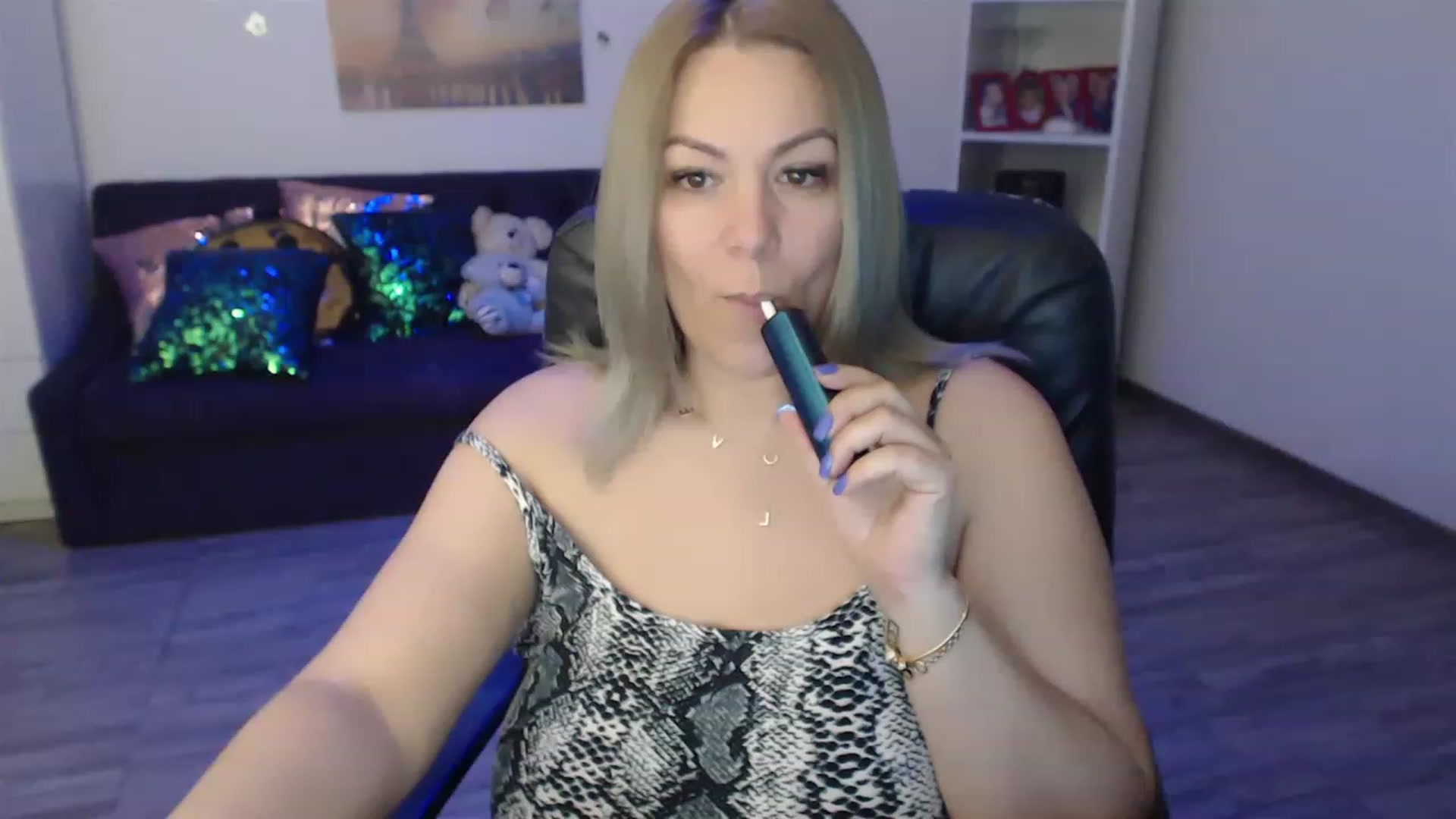 Gallery image thumbnail from A_baby_Boo's myfreecams stream on, 03/22/2023, 06:55 image 19 of 20