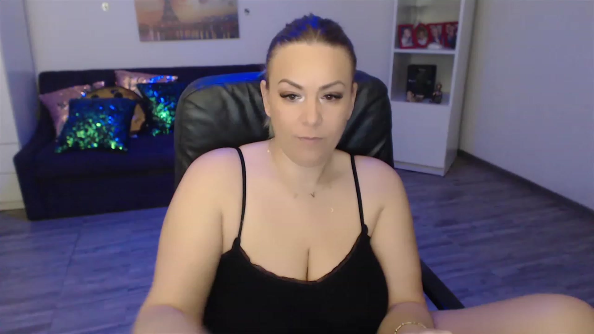 Gallery image thumbnail from A_baby_Boo's myfreecams stream on, 03/23/2023, 13:49 image 4 of 20
