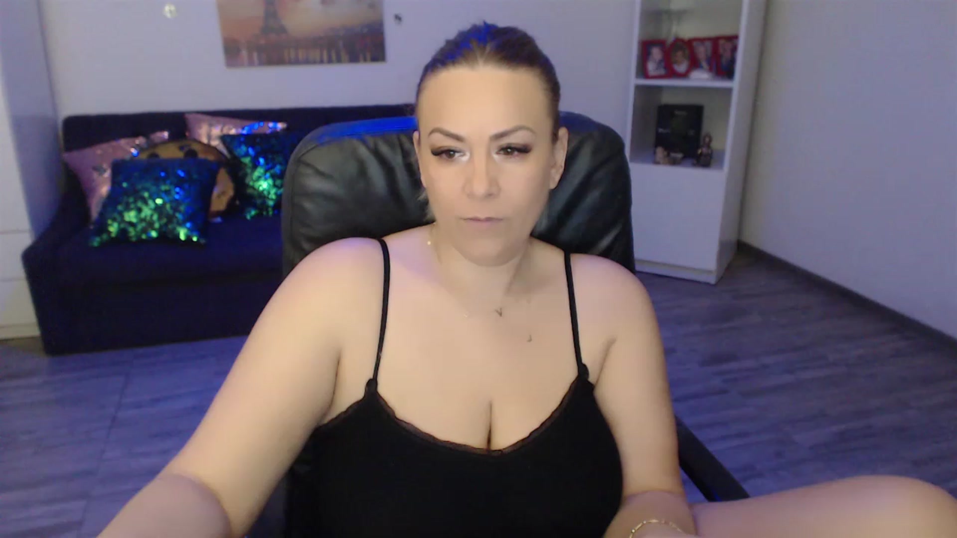 Gallery image thumbnail from A_baby_Boo's myfreecams stream on, 03/23/2023, 13:49 image 3 of 20