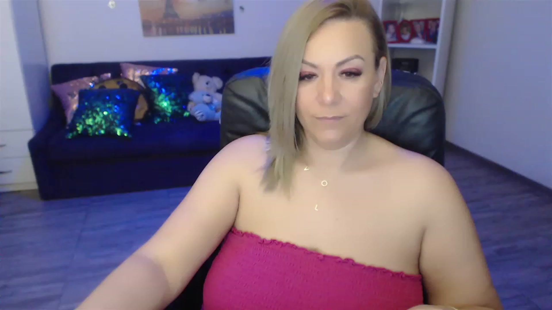 Gallery image thumbnail from A_baby_Boo's myfreecams stream on, 03/26/2023, 12:26 image 12 of 20