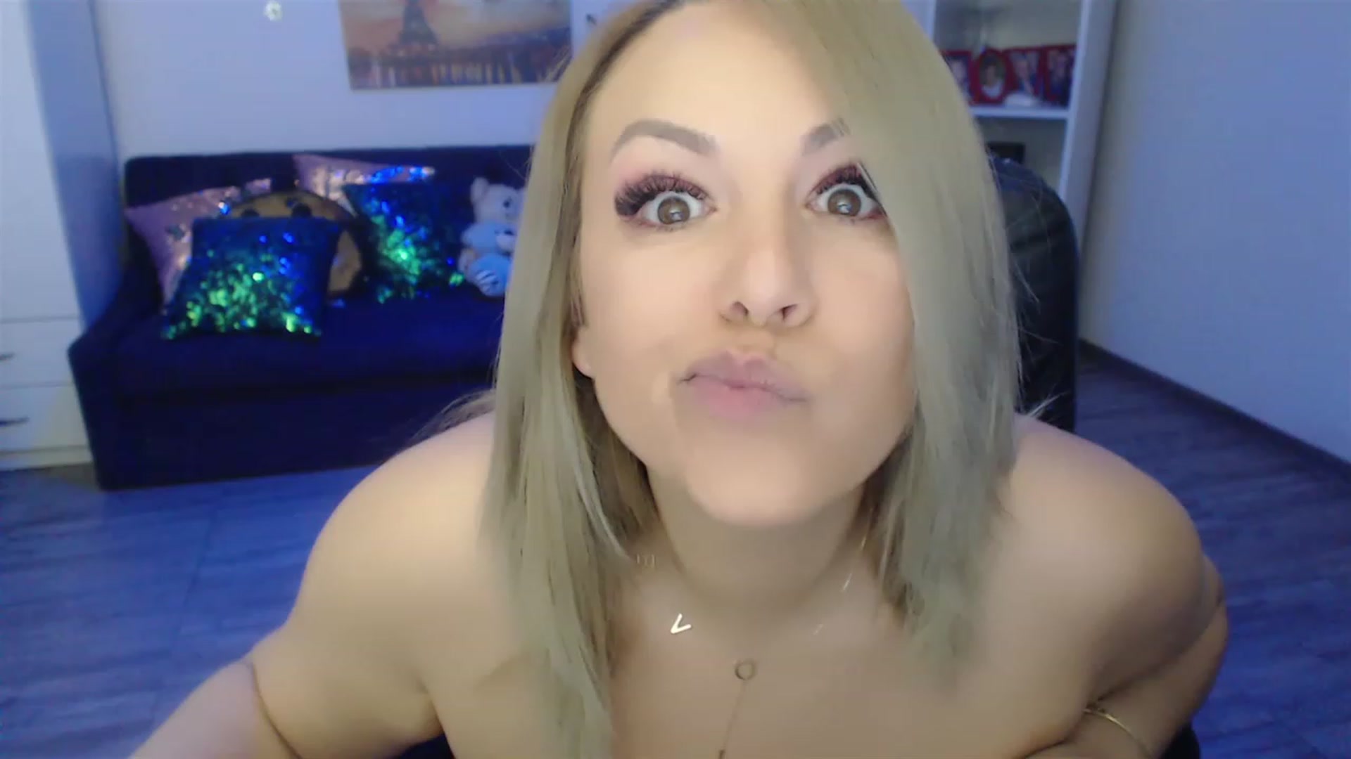 Gallery image thumbnail from A_baby_Boo's myfreecams stream on, 03/26/2023, 12:26 image 4 of 20
