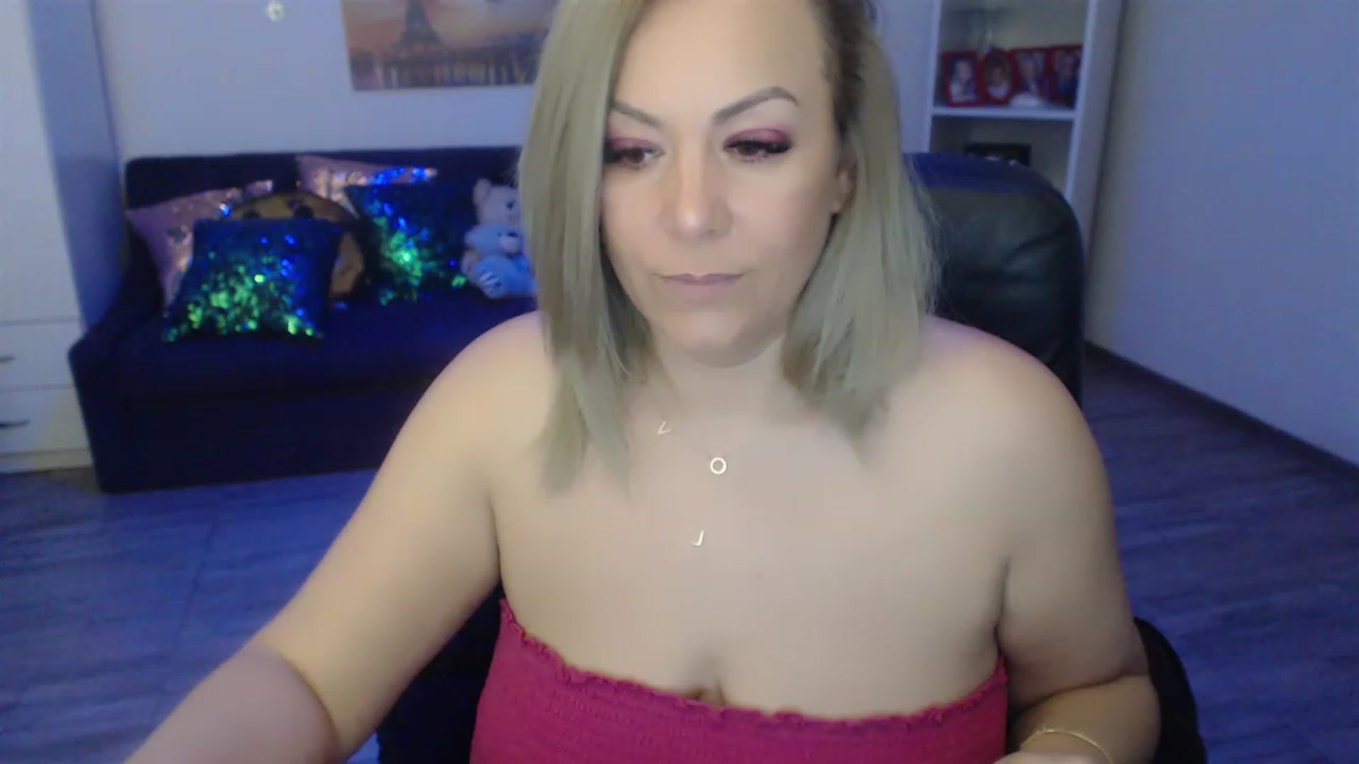 Gallery image thumbnail from A_baby_Boo's myfreecams stream on, 03/26/2023, 12:26 image 5 of 20