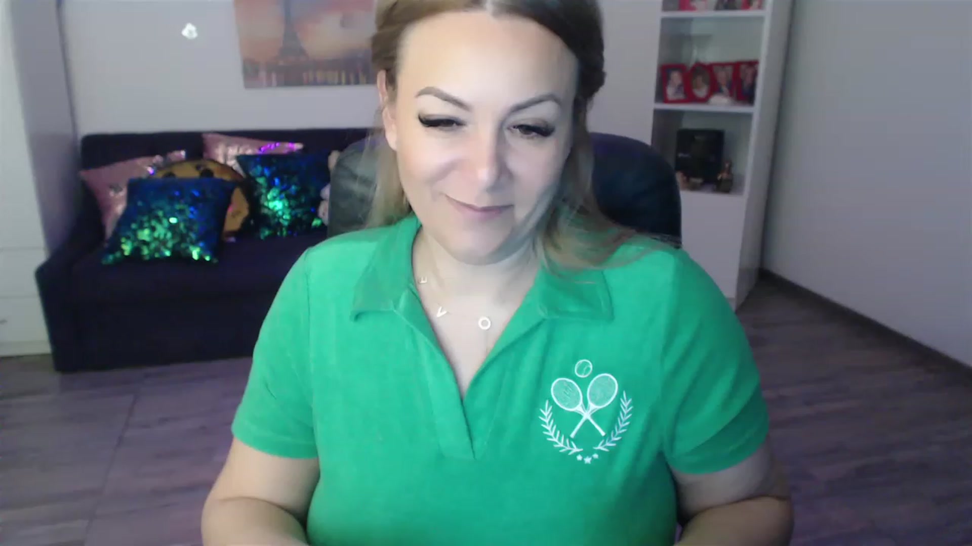 Gallery image thumbnail from A_baby_Boo's myfreecams stream on, 03/29/2023, 14:49 image 15 of 20
