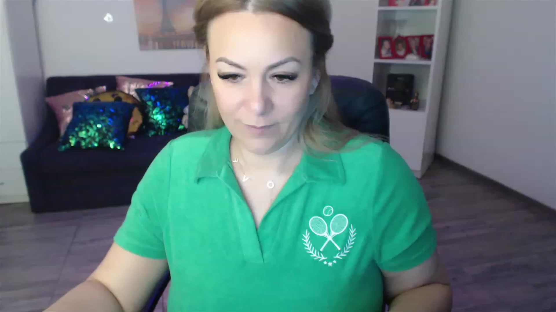 Gallery image thumbnail from A_baby_Boo's myfreecams stream on, 03/29/2023, 14:49 image 14 of 20
