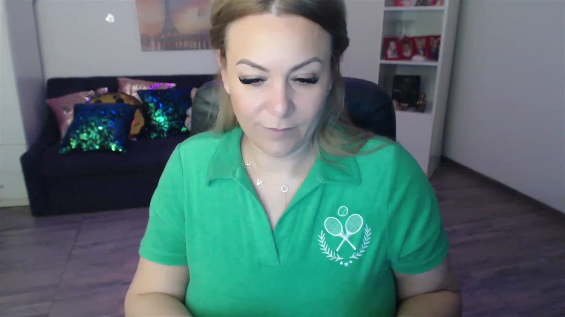 Gallery image thumbnail from A_baby_Boo's myfreecams stream on, 03/29/2023, 14:49 image 18 of 20