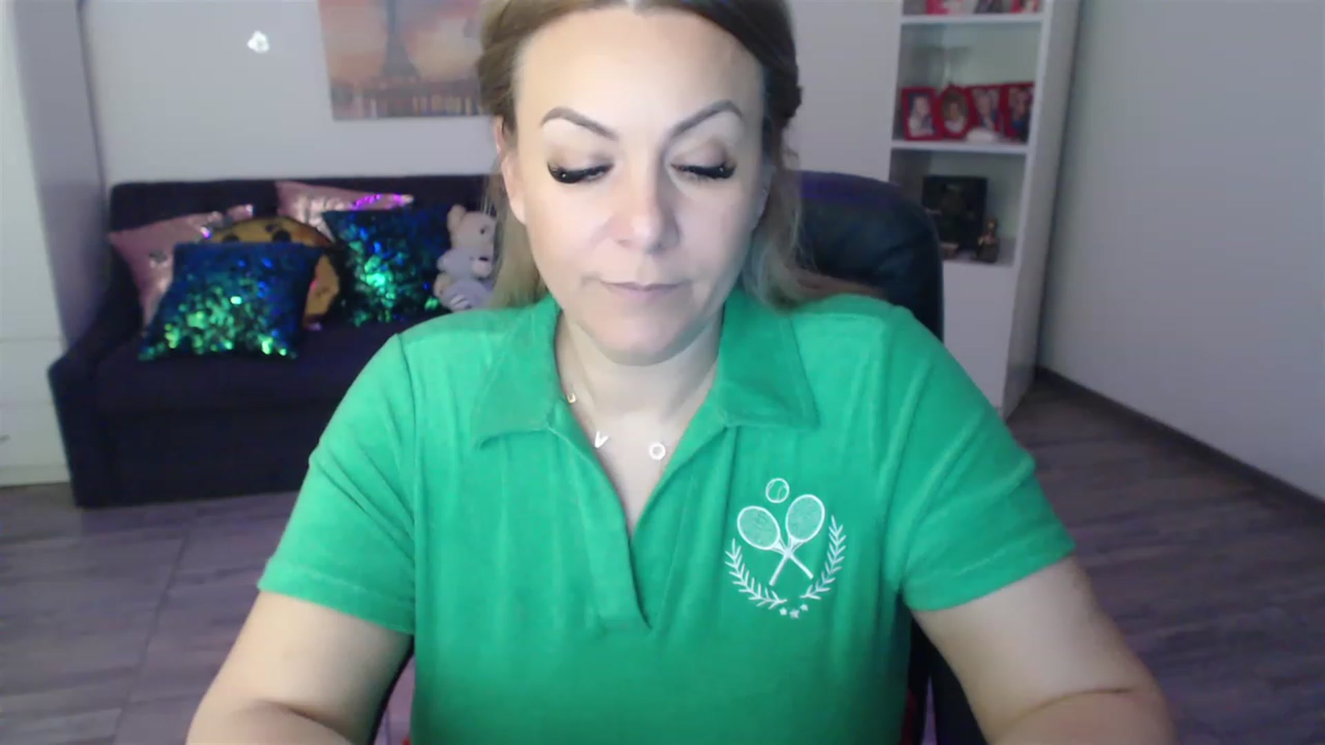 Gallery image thumbnail from A_baby_Boo's myfreecams stream on, 03/29/2023, 14:49 image 9 of 20