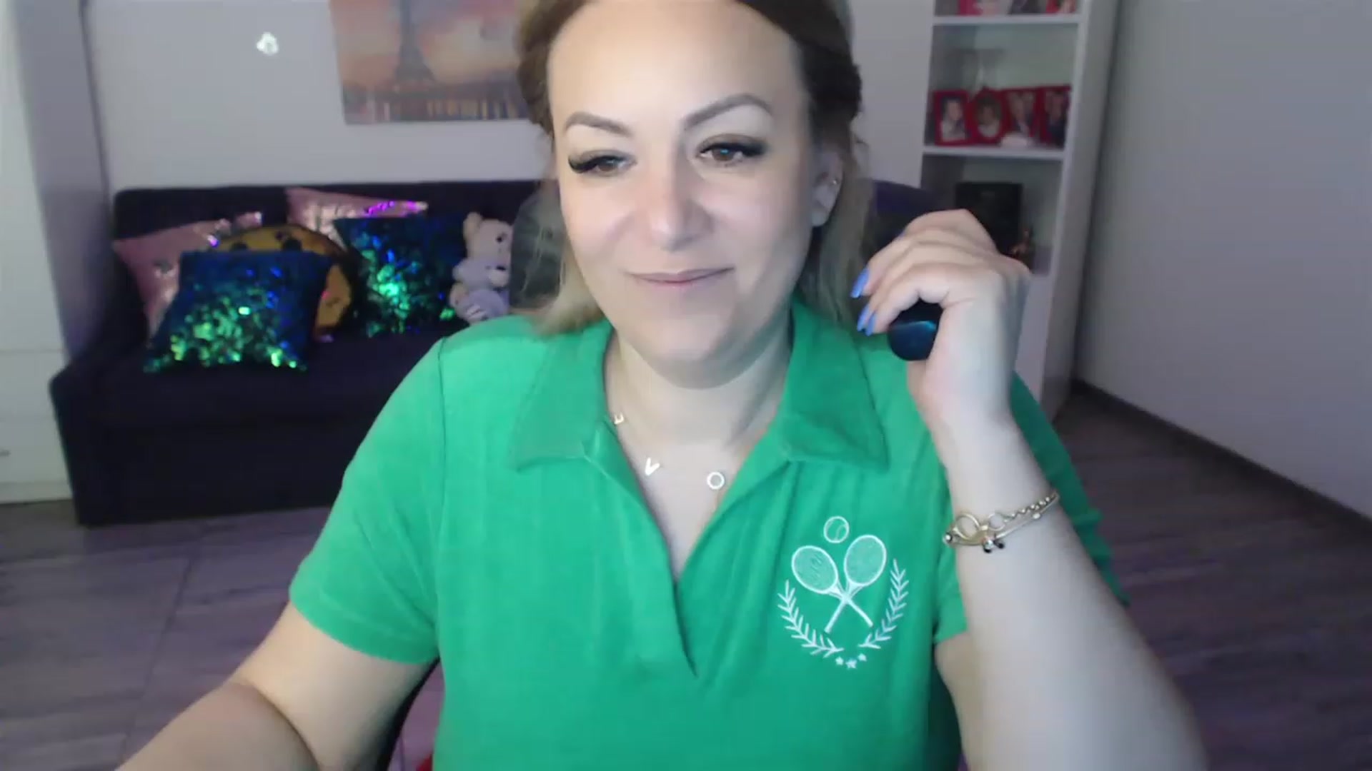 Gallery image thumbnail from A_baby_Boo's myfreecams stream on, 03/29/2023, 14:49 image 12 of 20