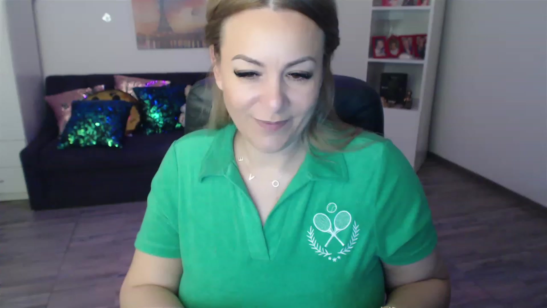 Gallery image thumbnail from A_baby_Boo's myfreecams stream on, 03/29/2023, 14:49 image 17 of 20