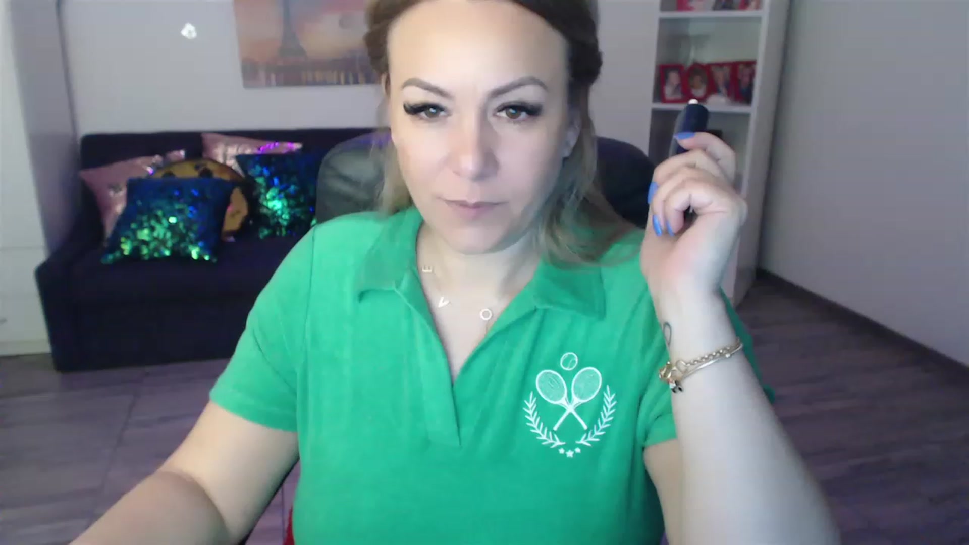 Gallery image thumbnail from A_baby_Boo's myfreecams stream on, 03/29/2023, 14:49 image 13 of 20