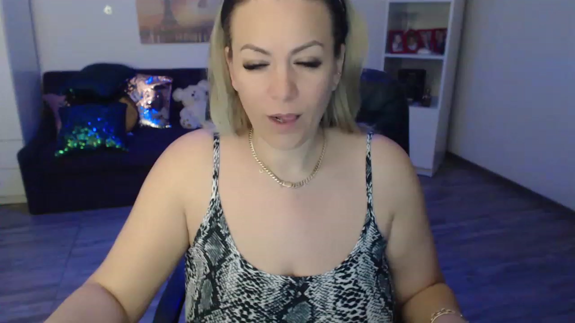 Gallery image thumbnail from A_baby_Boo's myfreecams stream on, 04/01/2023, 12:09 image 1 of 20